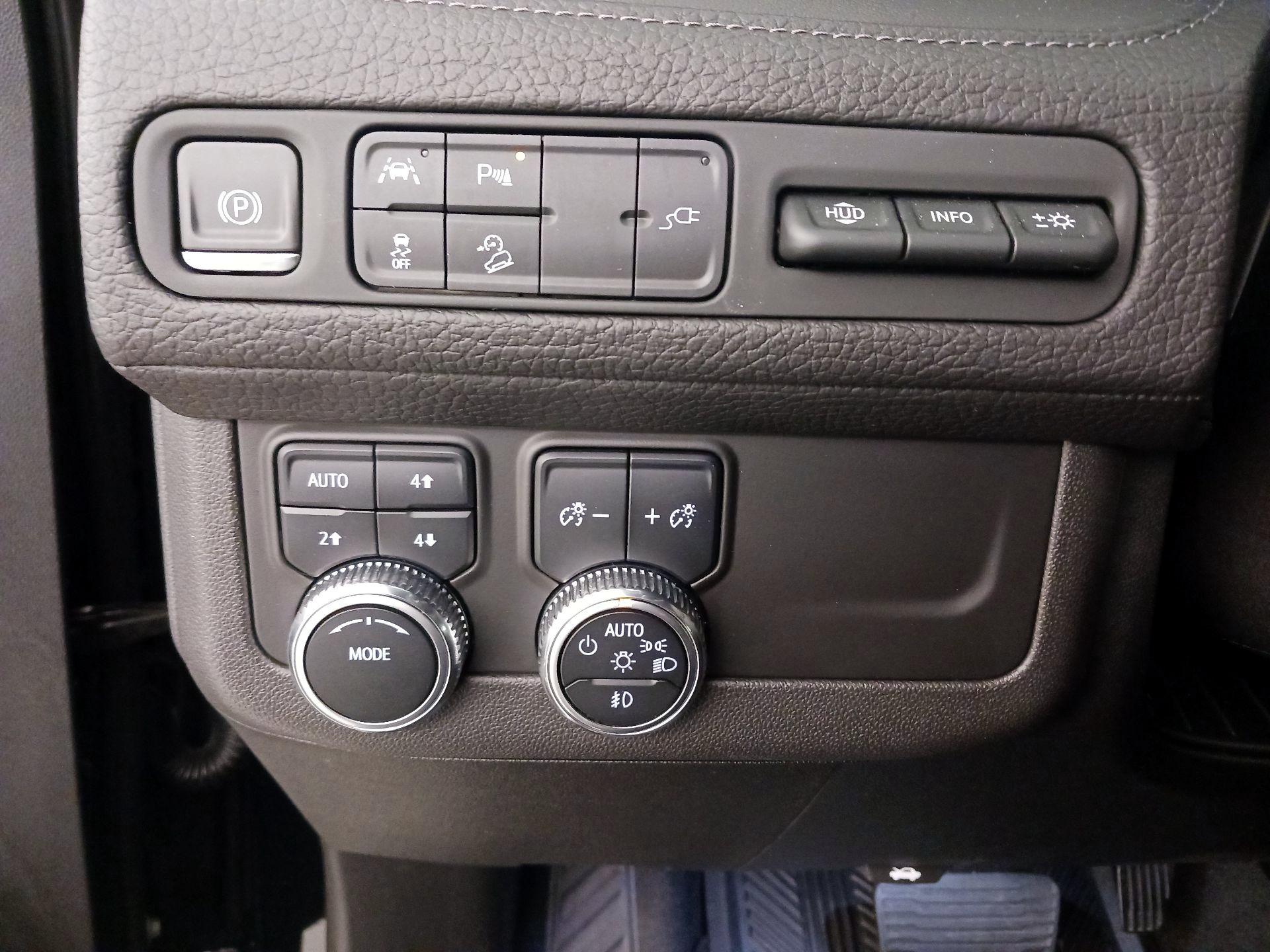 Thumbnail: 2021 GMC Yukon XL - 13