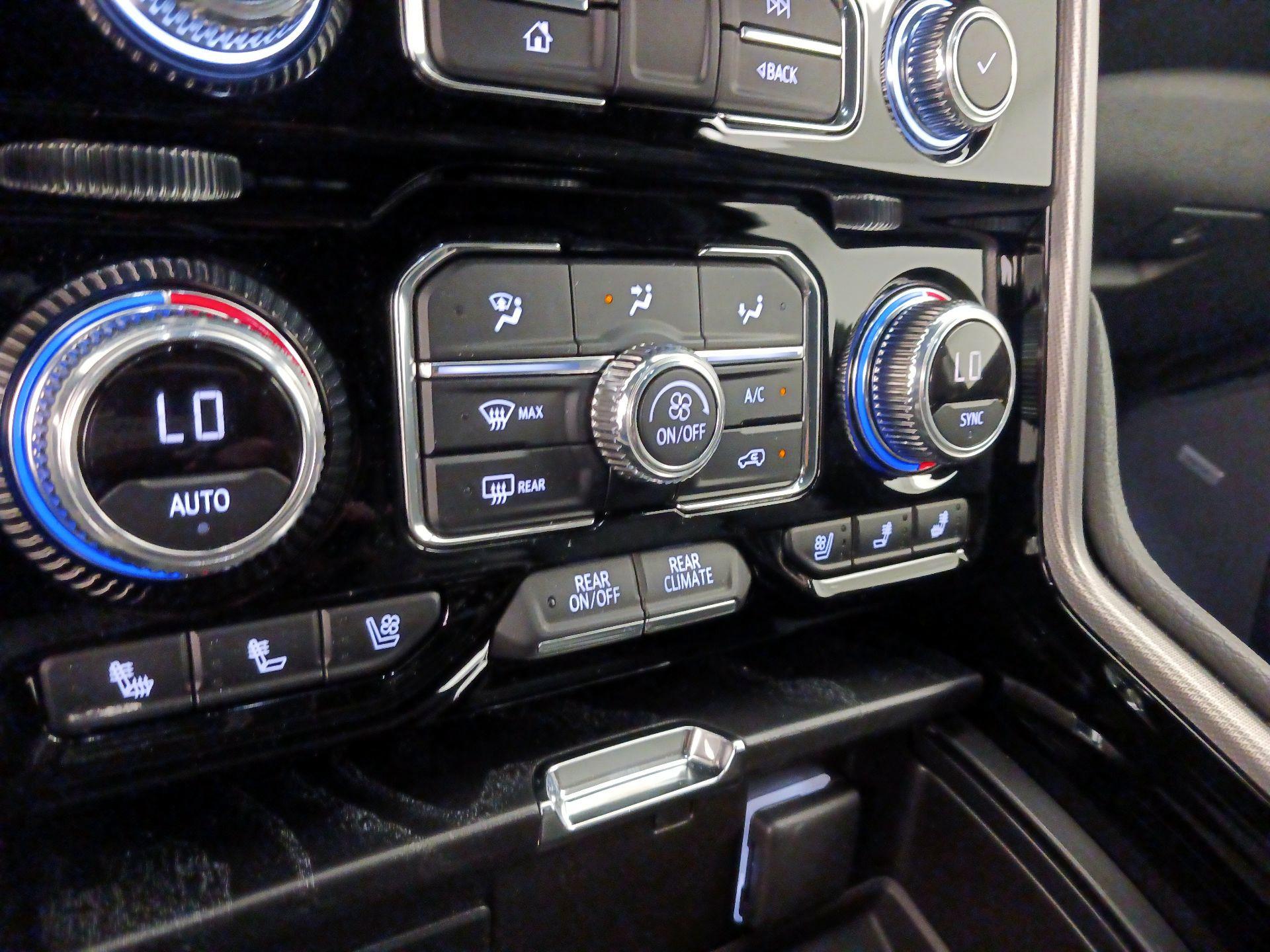 Thumbnail: 2021 GMC Yukon XL - 17