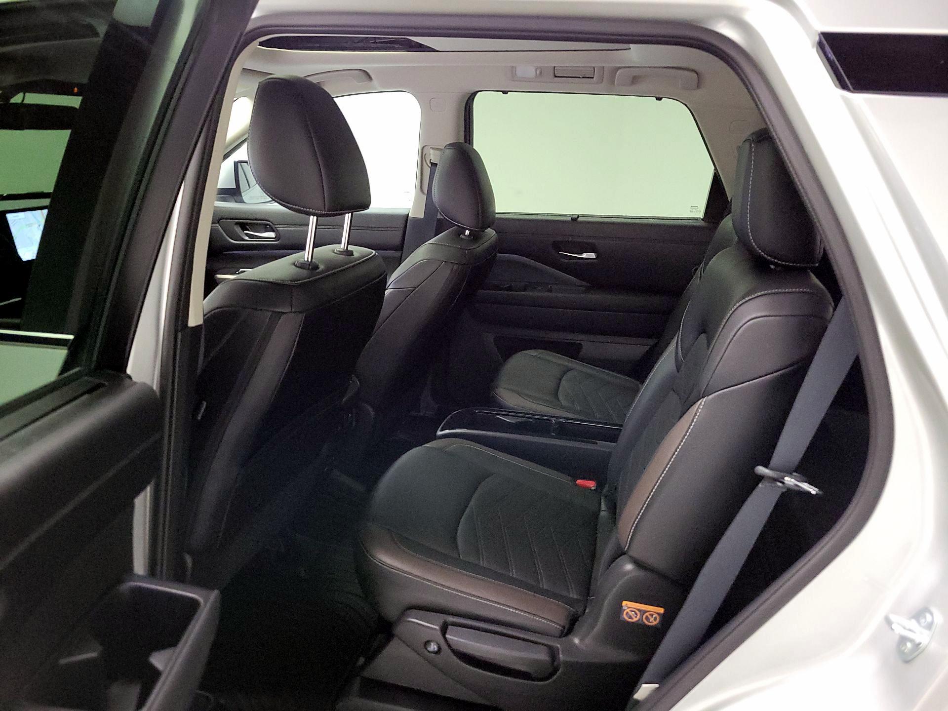 Thumbnail: 2024 Nissan Pathfinder - 19