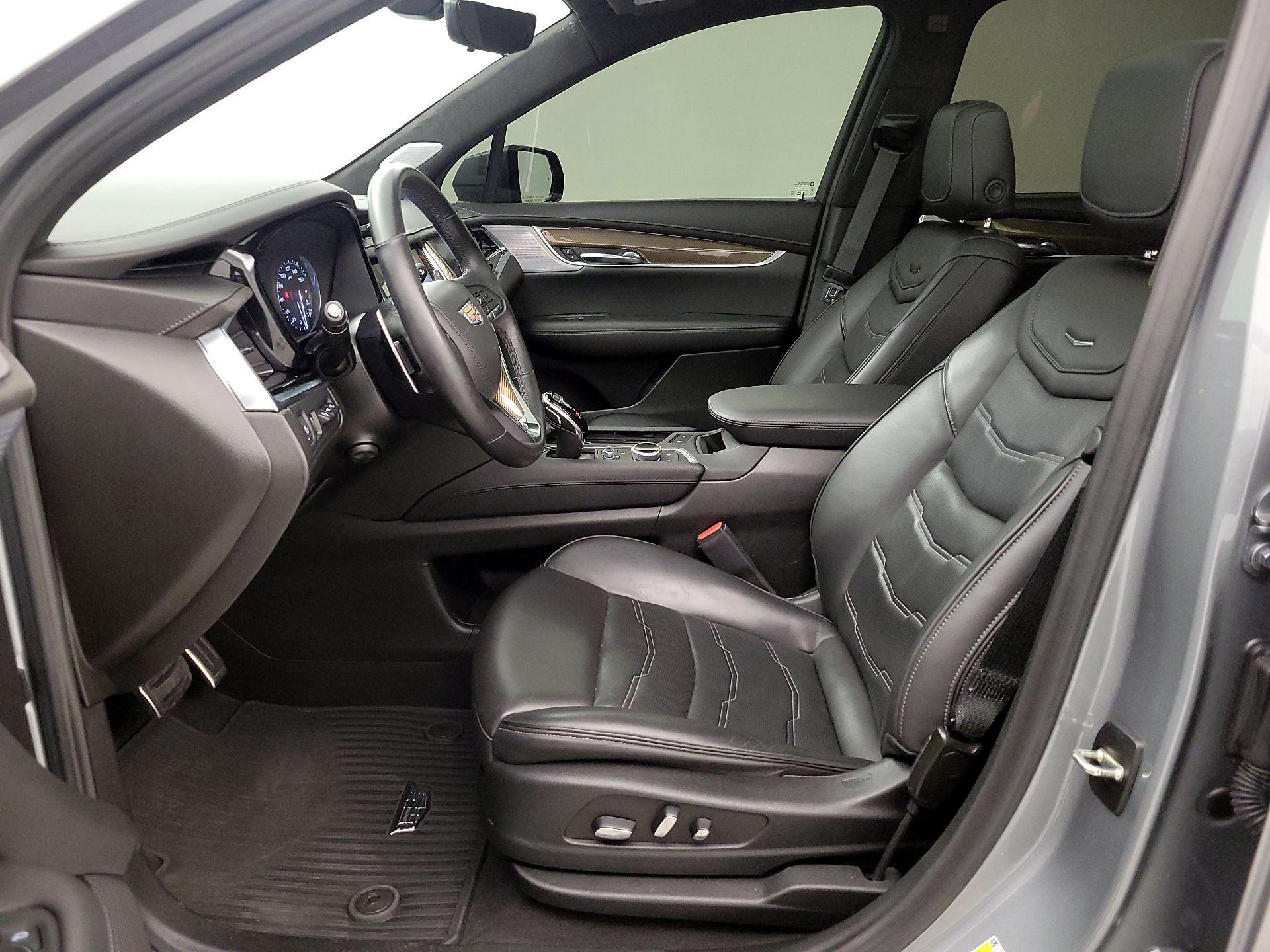Thumbnail: 2024 Cadillac XT6 - 11