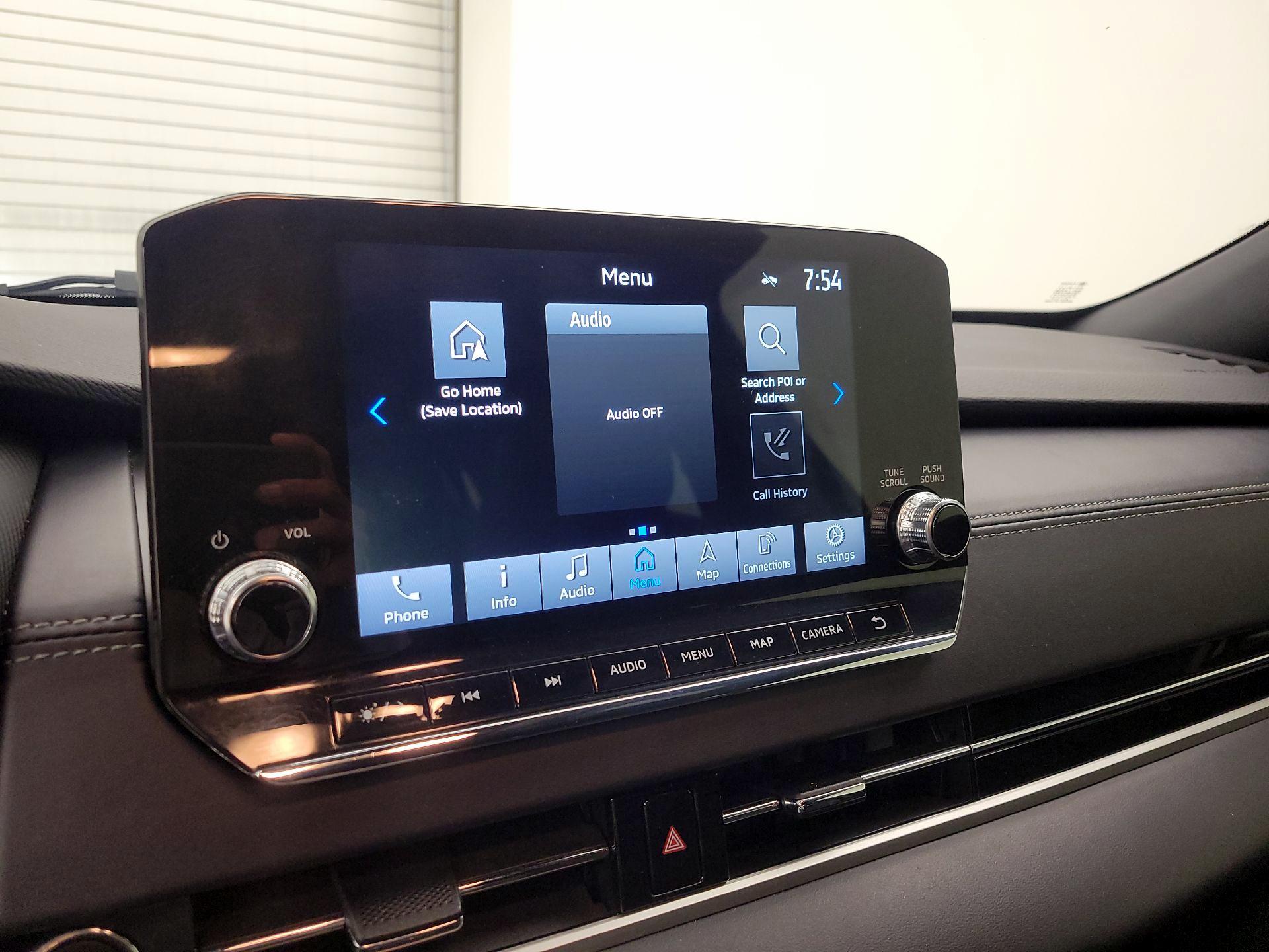 Thumbnail: 2023 Mitsubishi Outlander - 16