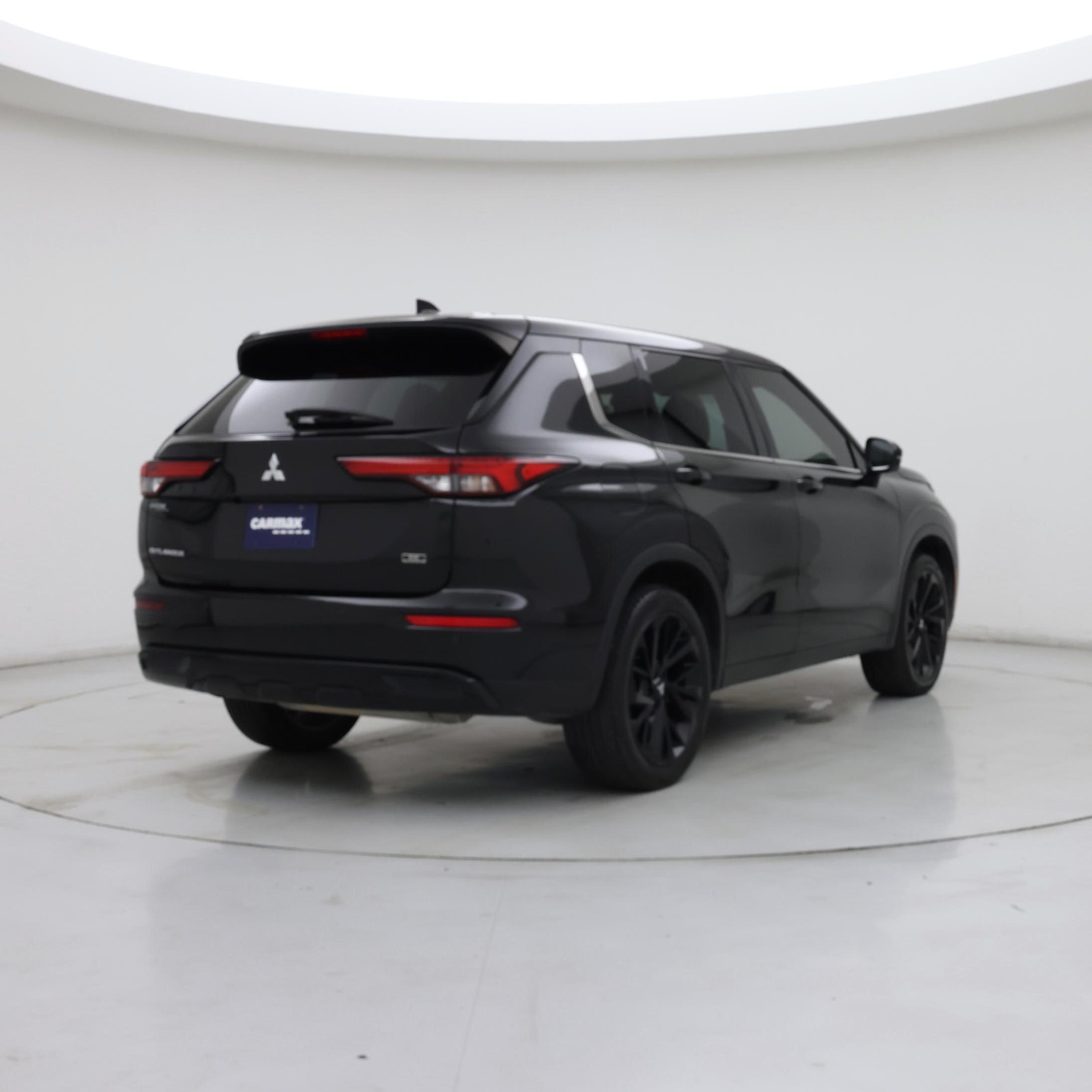 Thumbnail: 2023 Mitsubishi Outlander - 8