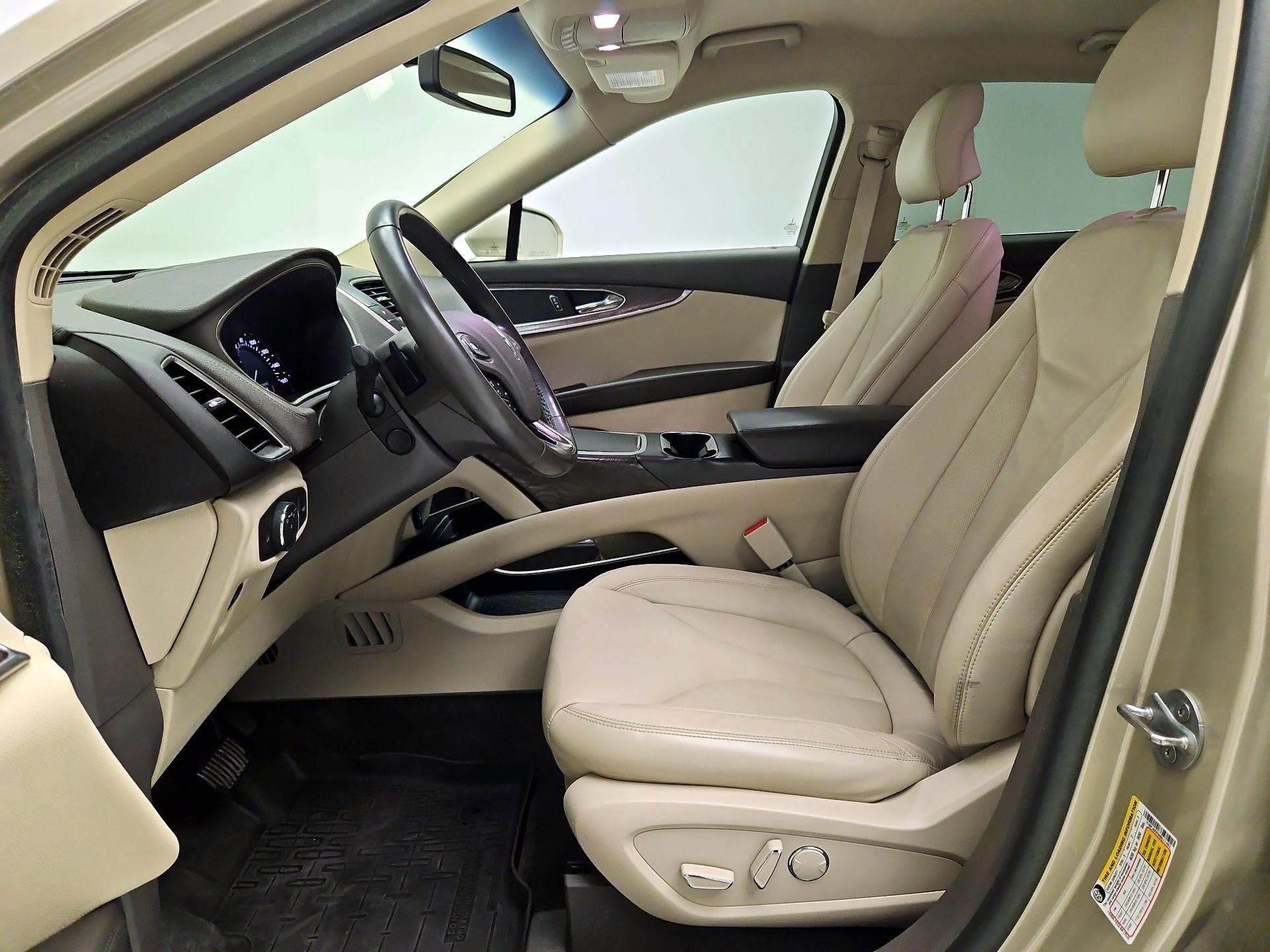 Thumbnail: 2017 Lincoln MKX - 11
