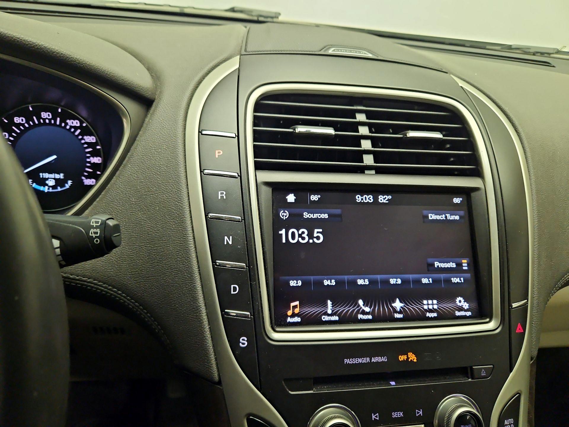Thumbnail: 2017 Lincoln MKX - 17