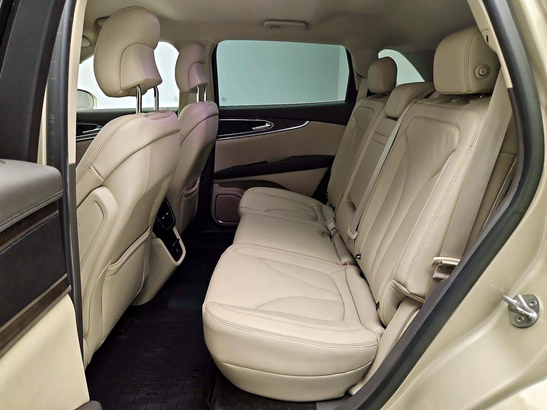 Thumbnail: 2017 Lincoln MKX - 18