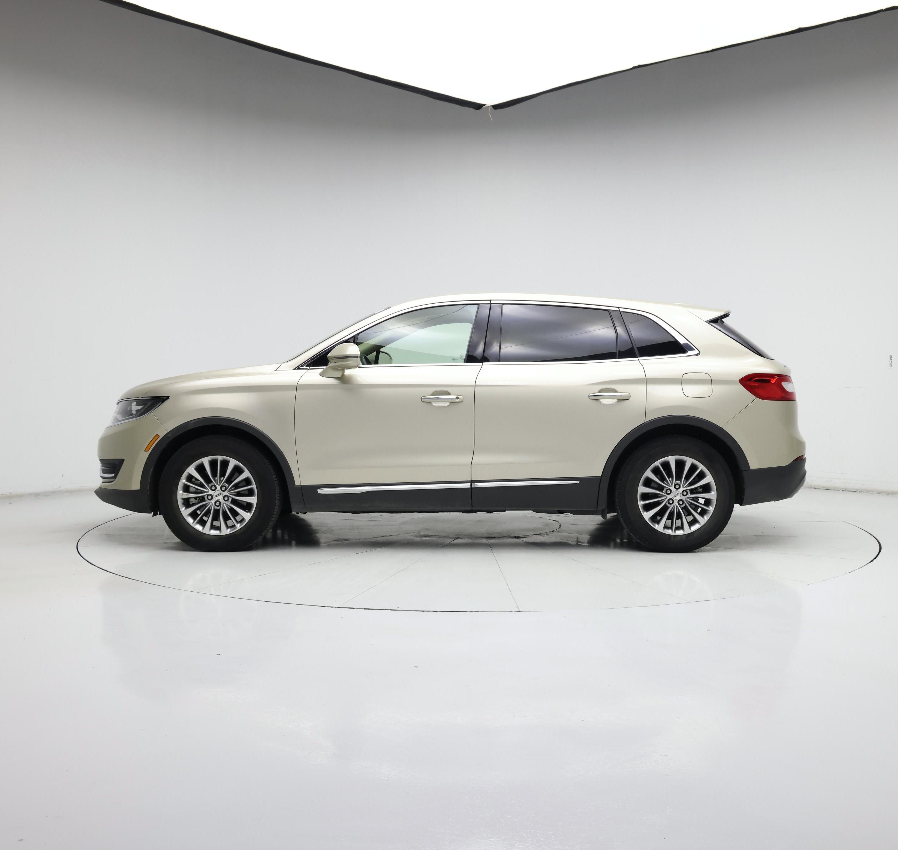 Thumbnail: 2017 Lincoln MKX - 3