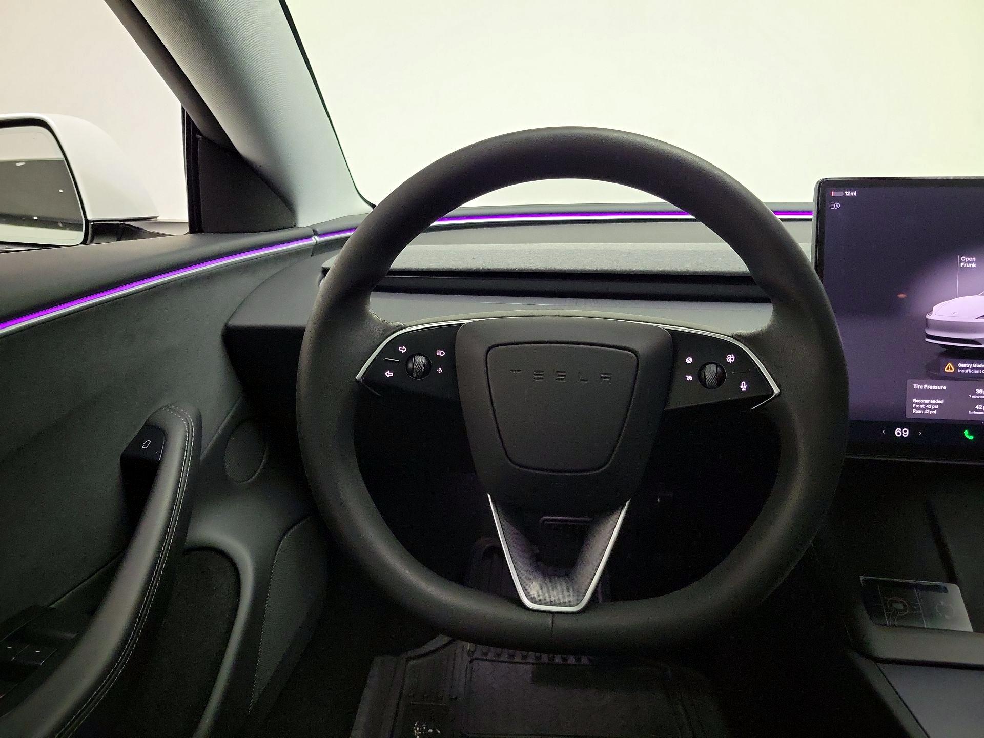 Thumbnail: 2025 Tesla Model 3 - 10