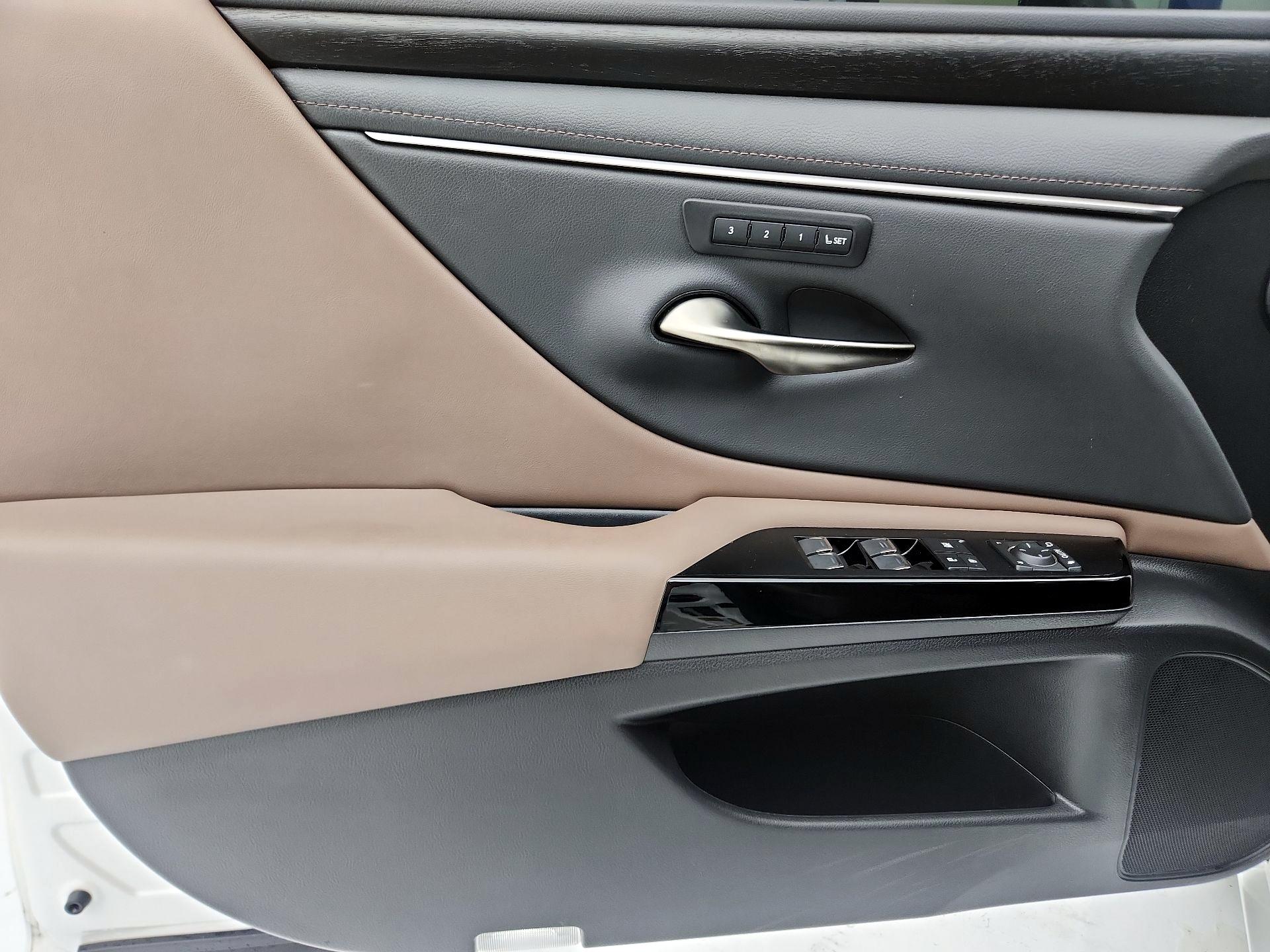 Thumbnail: 2023 Lexus ES - 12