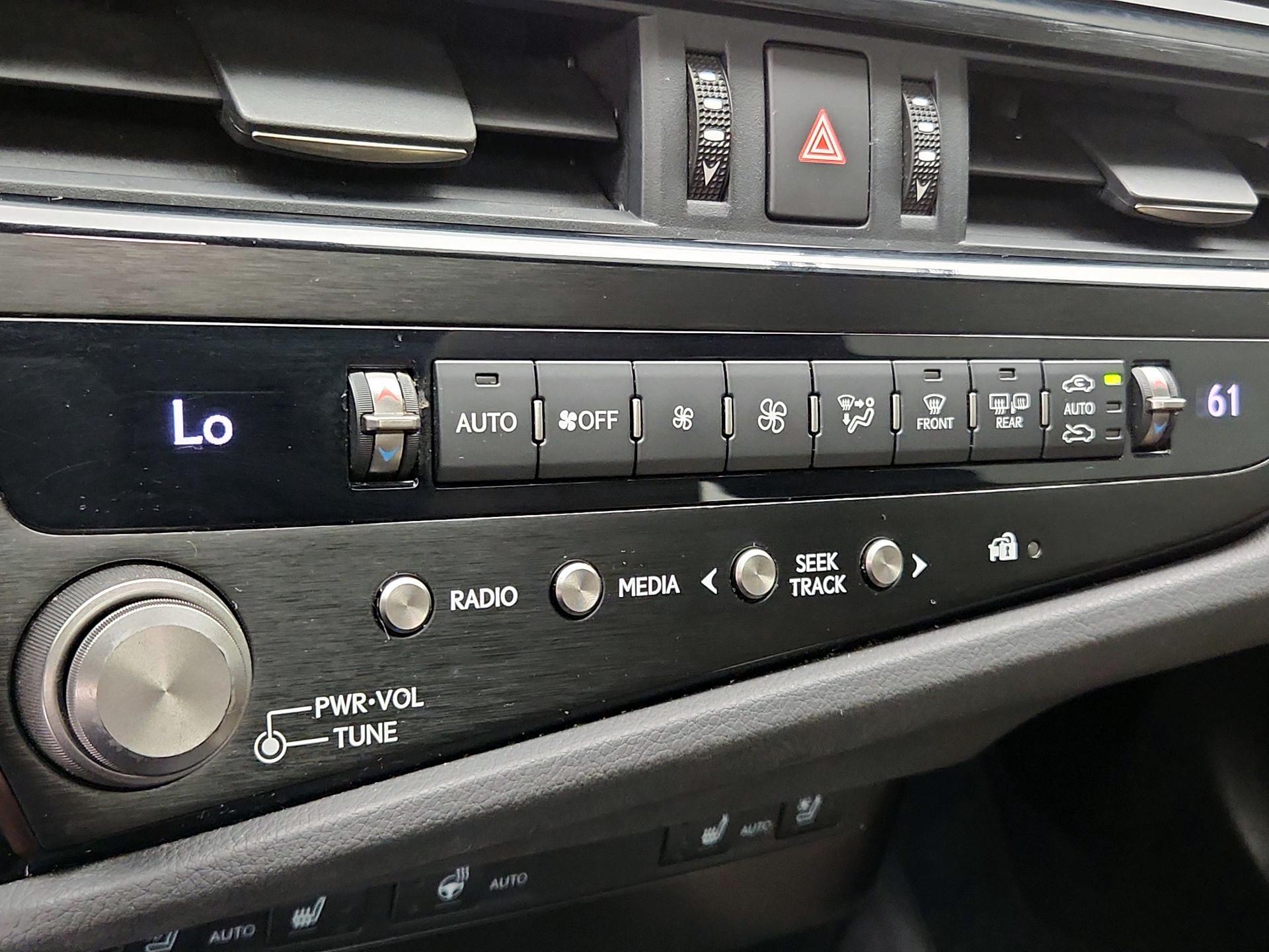 Thumbnail: 2023 Lexus ES - 16