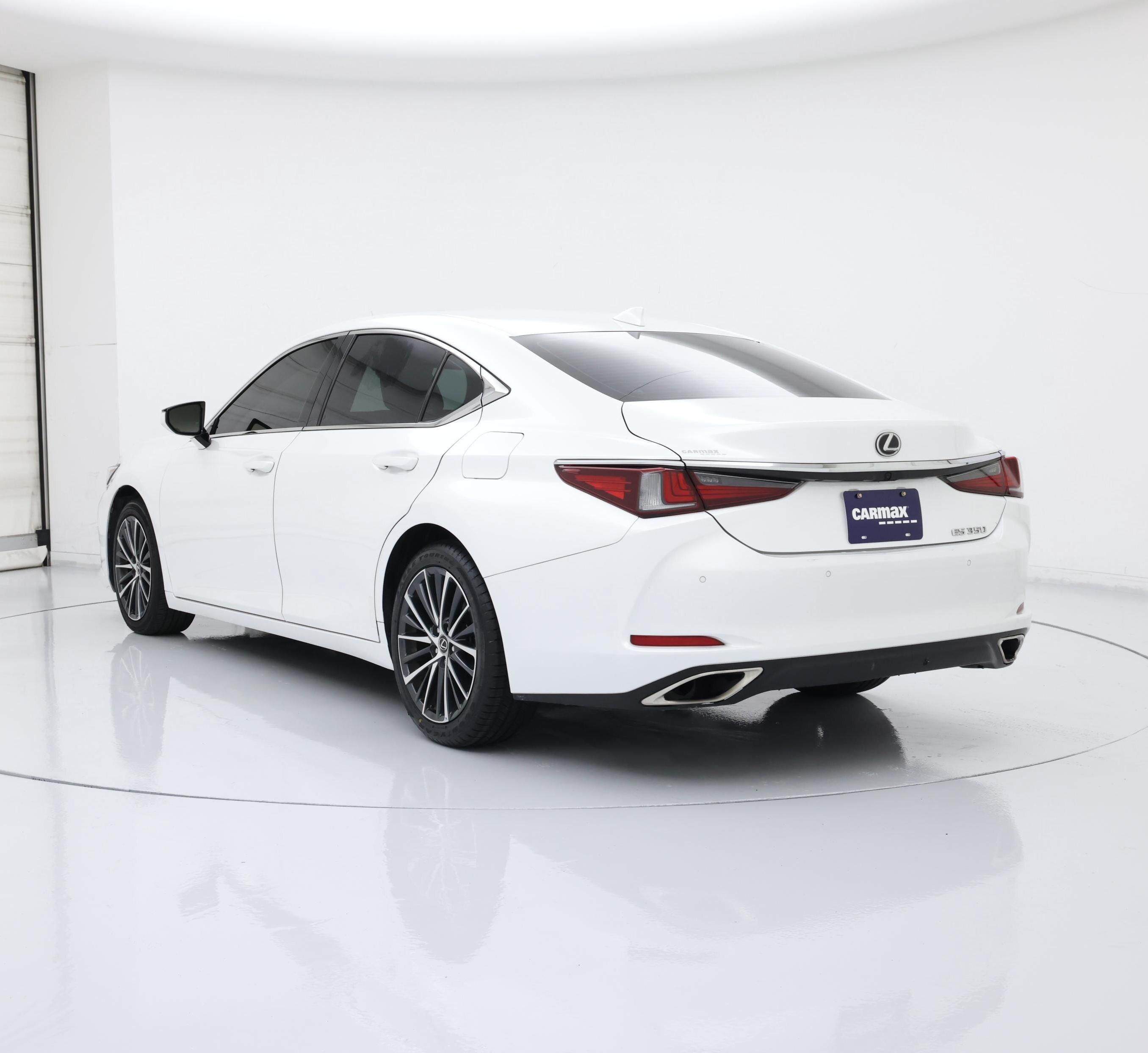 Thumbnail: 2023 Lexus ES - 2