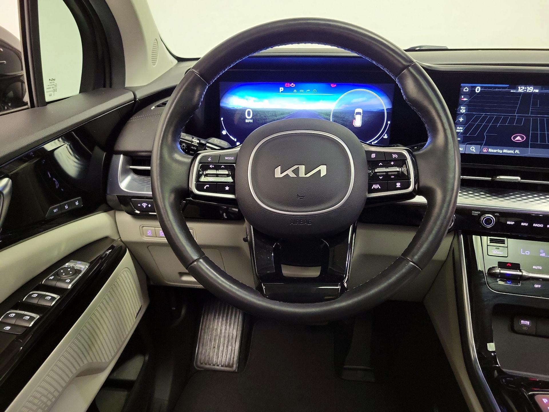Thumbnail: 2023 Kia Carnival - 10