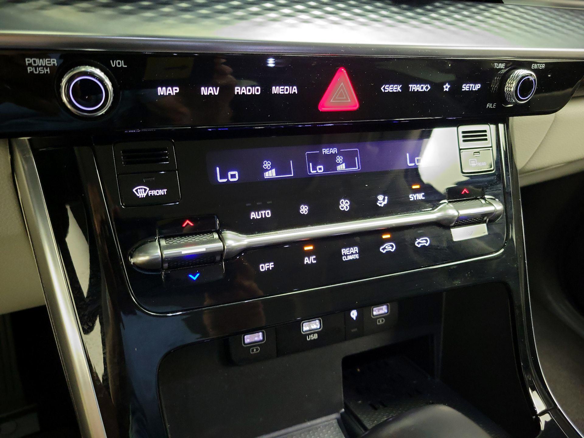 Thumbnail: 2023 Kia Carnival - 17