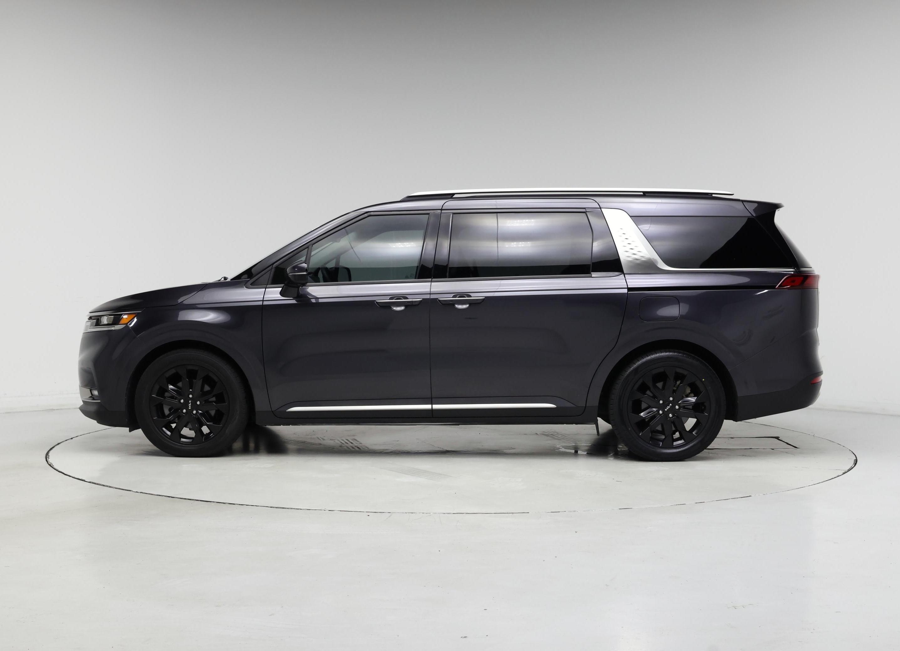 Thumbnail: 2023 Kia Carnival - 3
