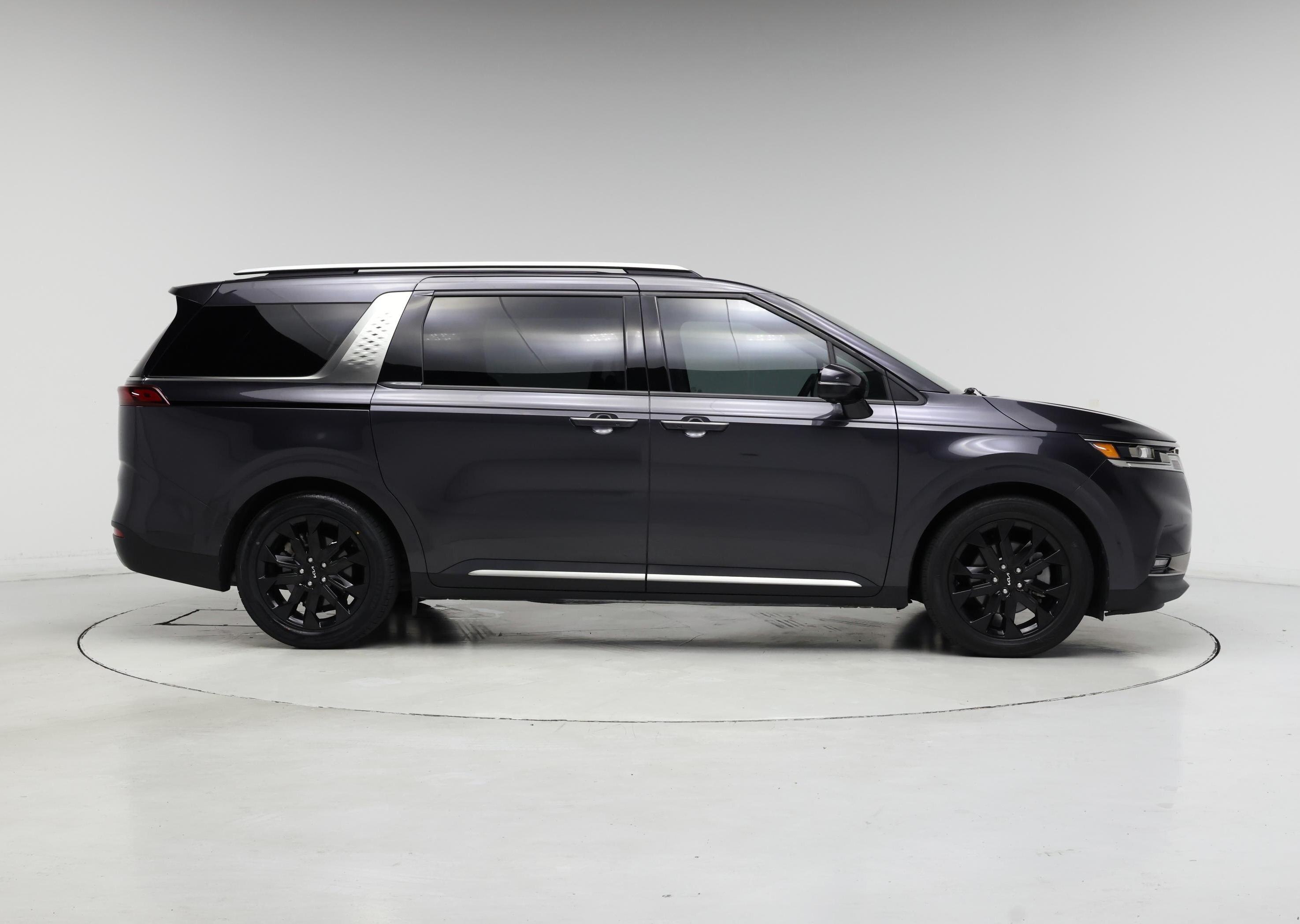 Thumbnail: 2023 Kia Carnival - 7