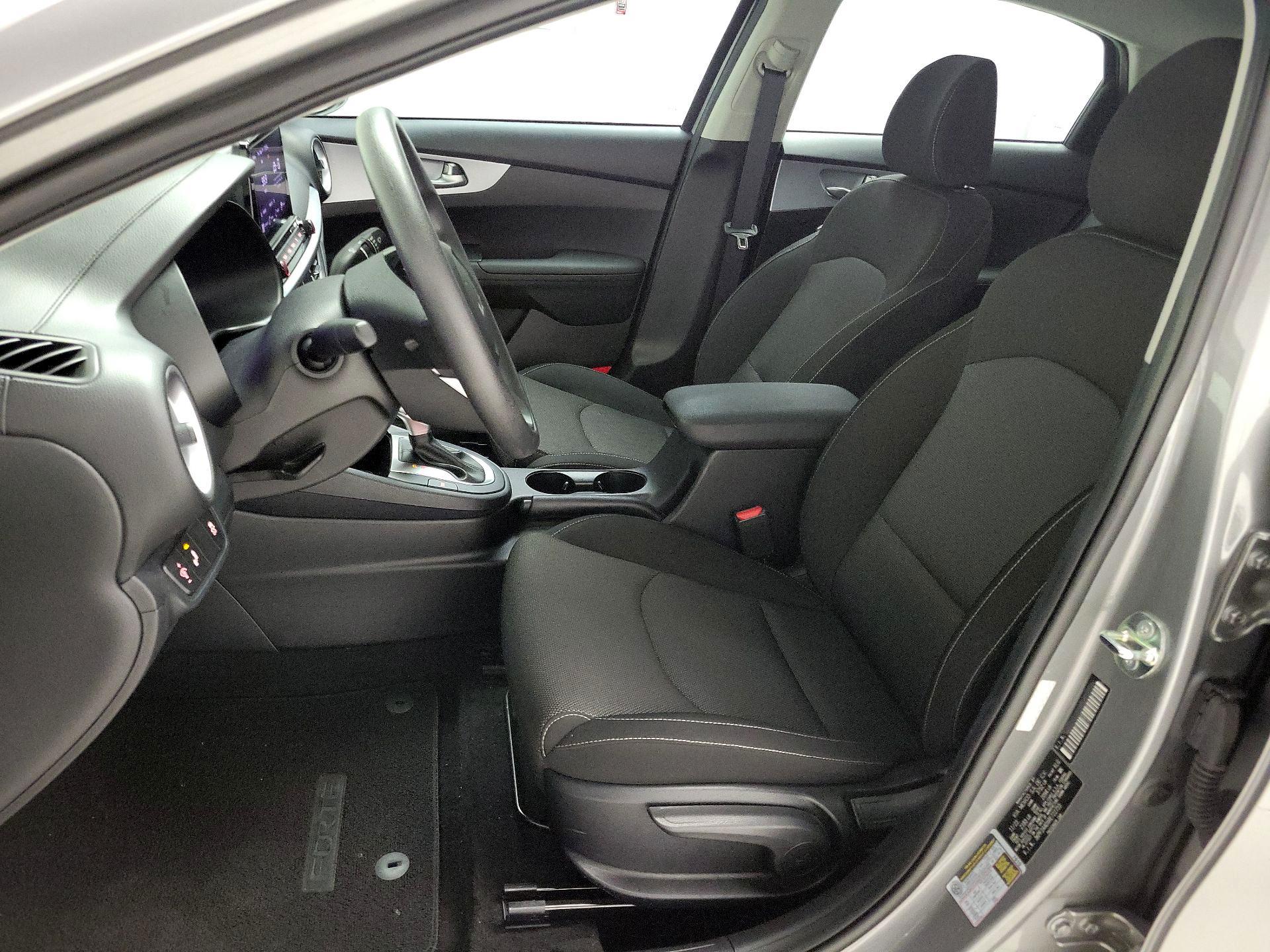 Thumbnail: 2024 Kia Forte - 11
