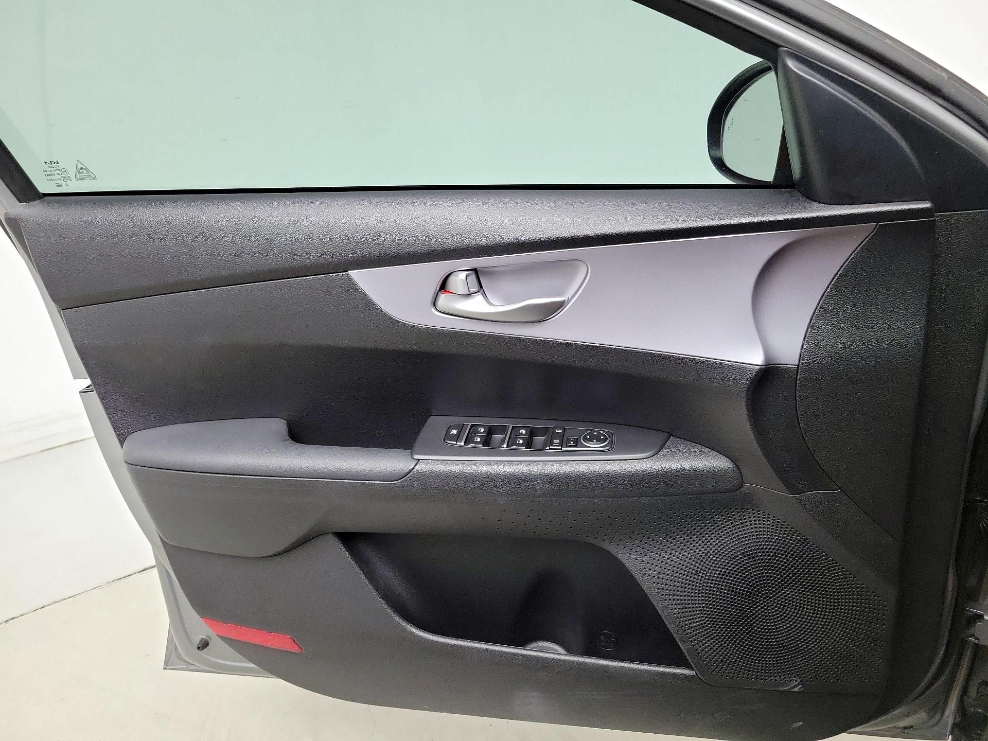 Thumbnail: 2024 Kia Forte - 12