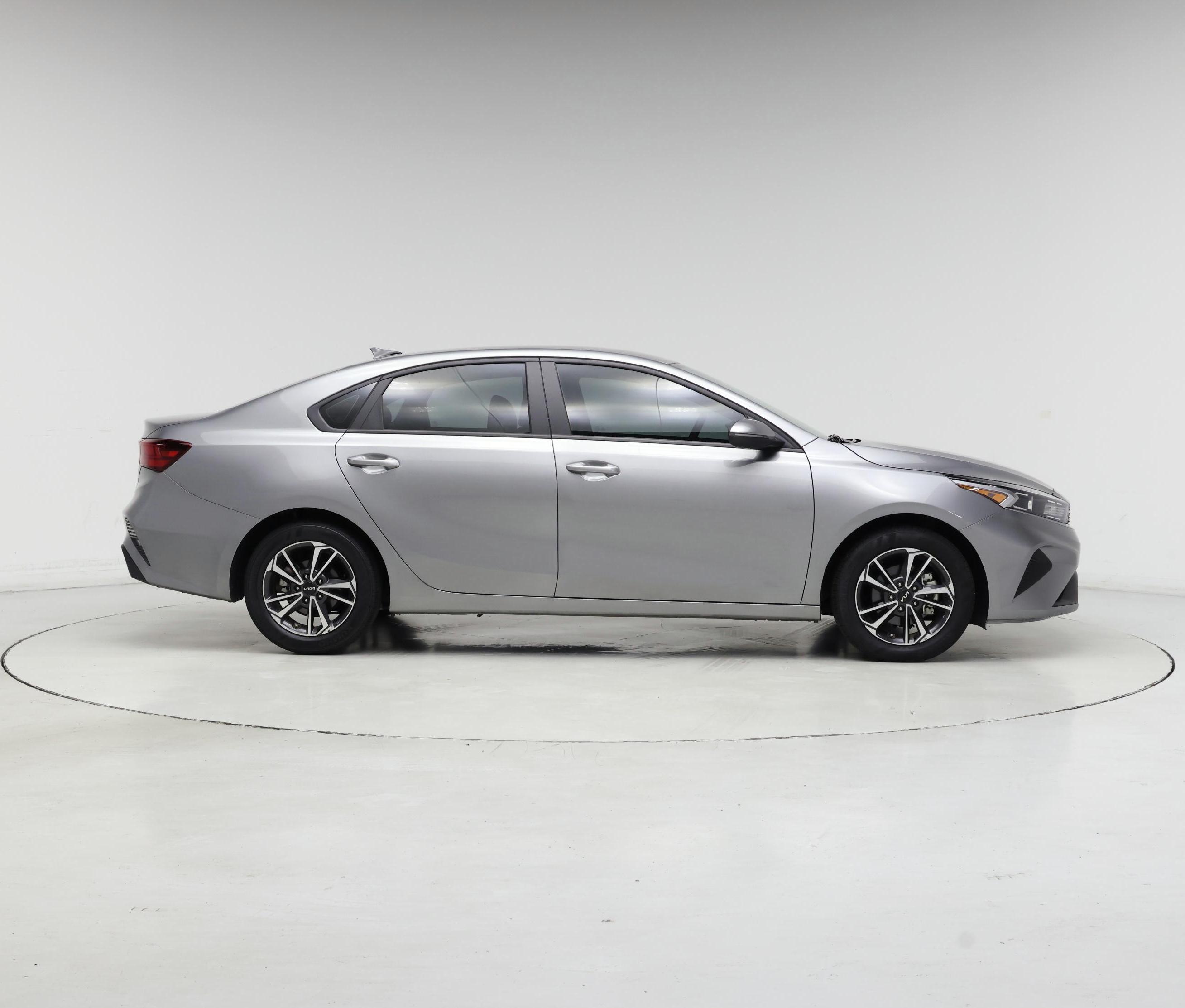 Thumbnail: 2024 Kia Forte - 7