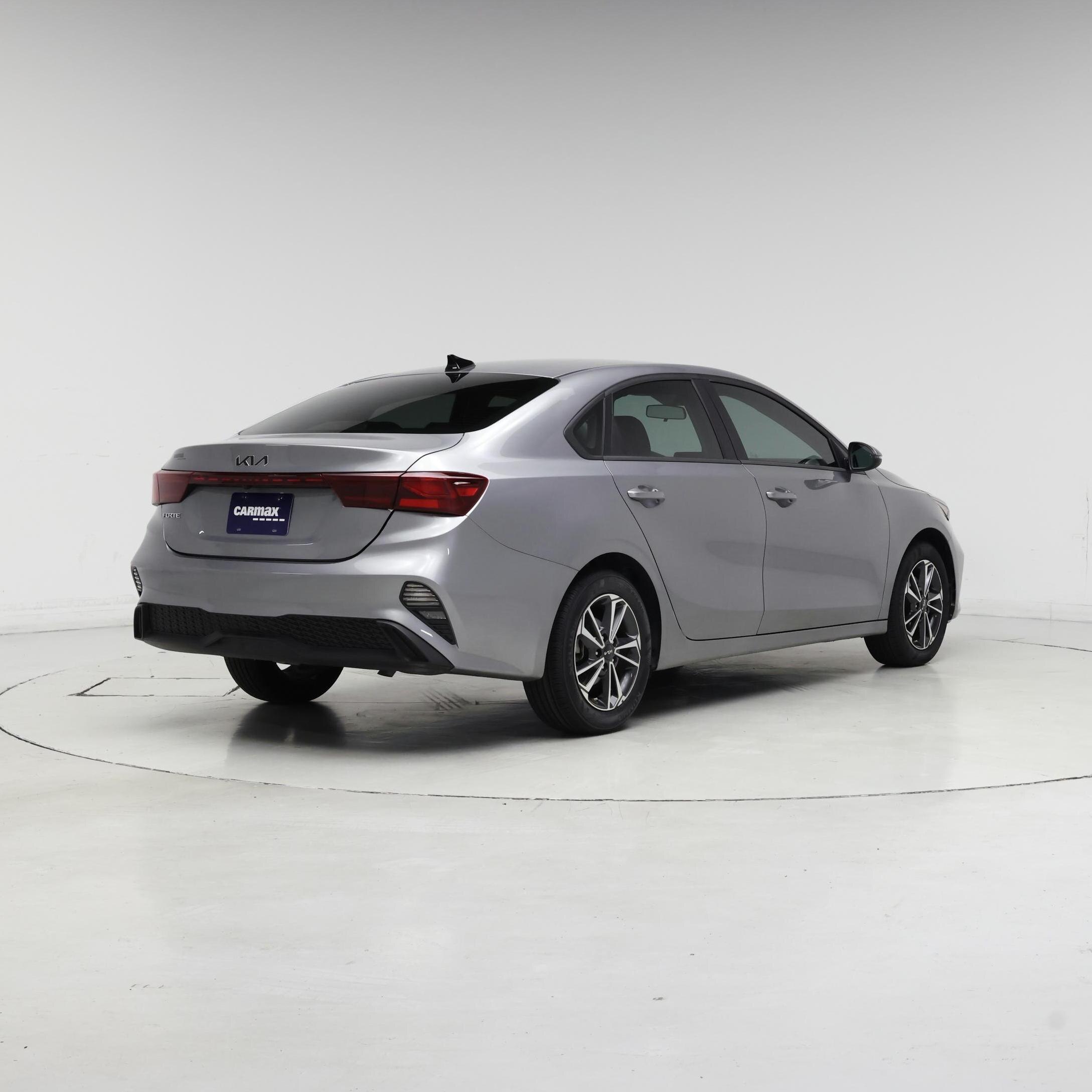 Thumbnail: 2024 Kia Forte - 8