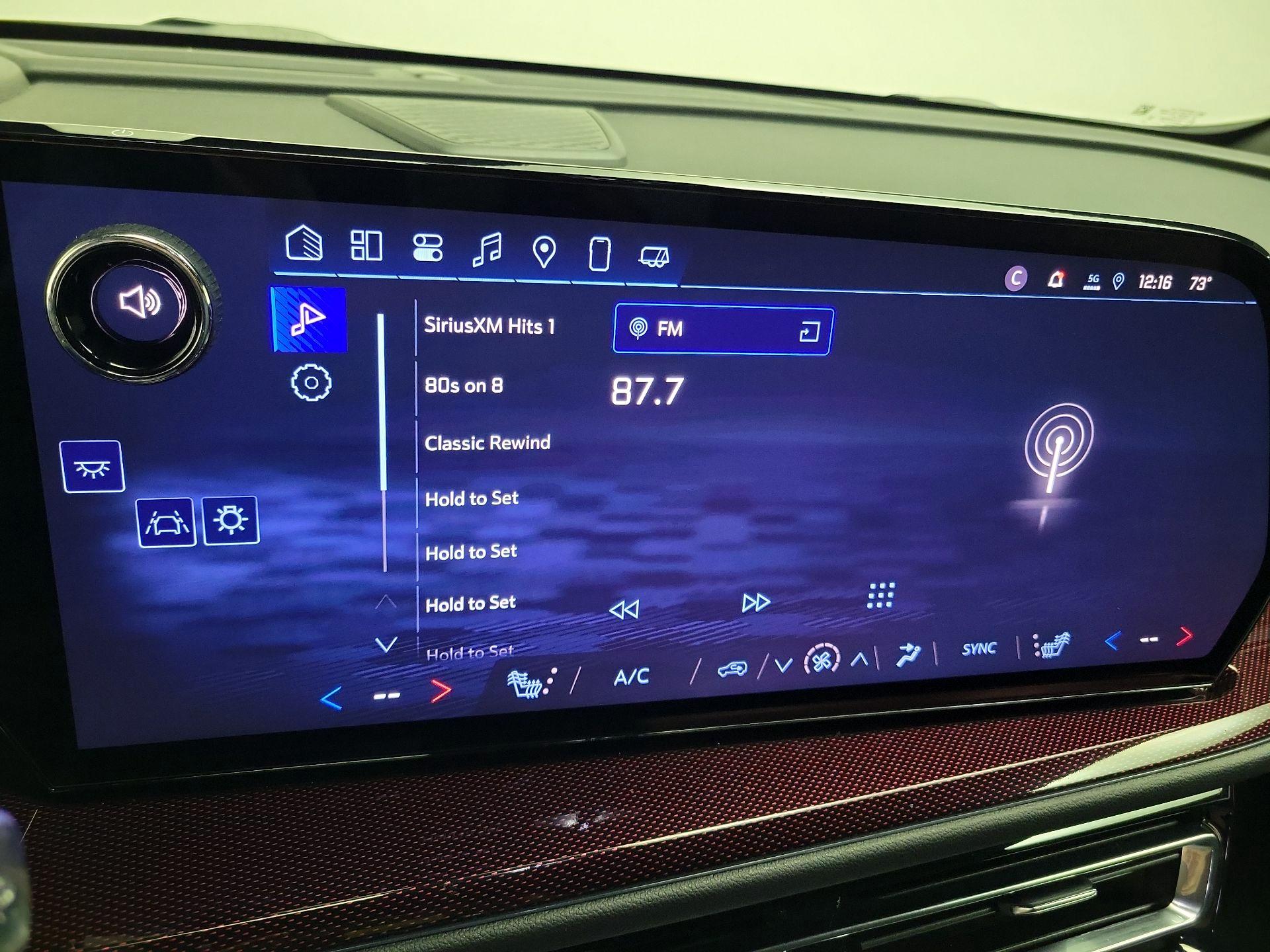 Thumbnail: 2025 Chevrolet Traverse - 16