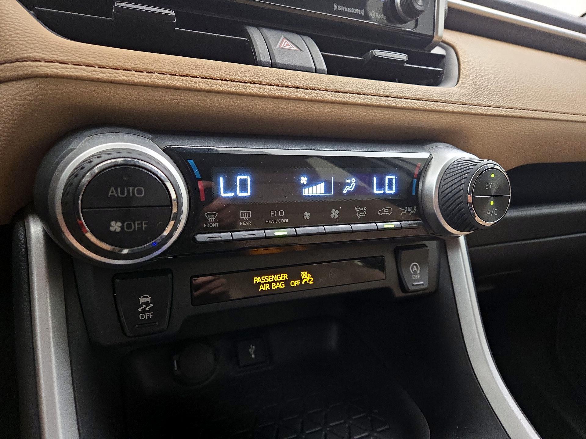 Thumbnail: 2020 Toyota RAV4 - 14