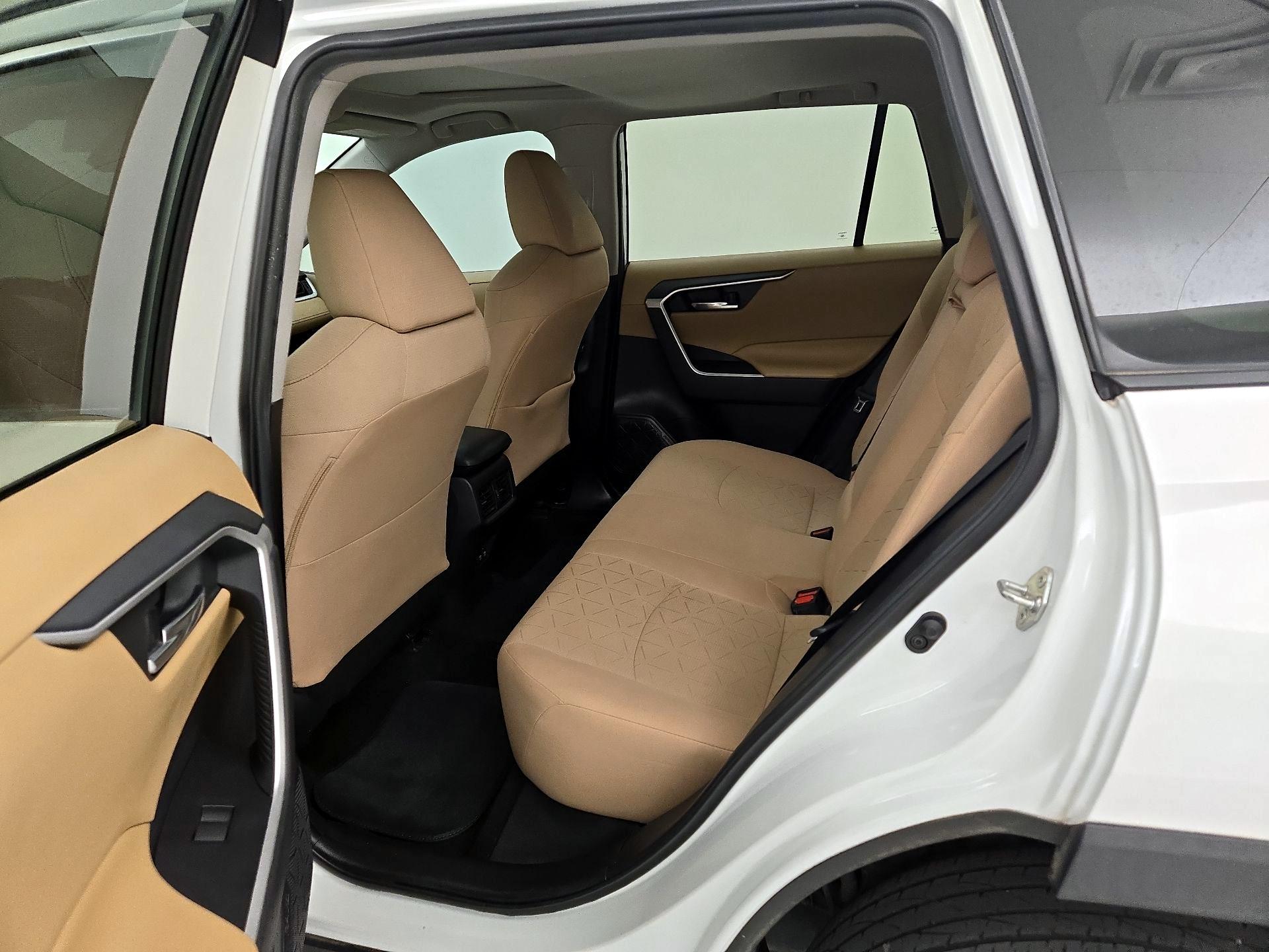 Thumbnail: 2020 Toyota RAV4 - 18