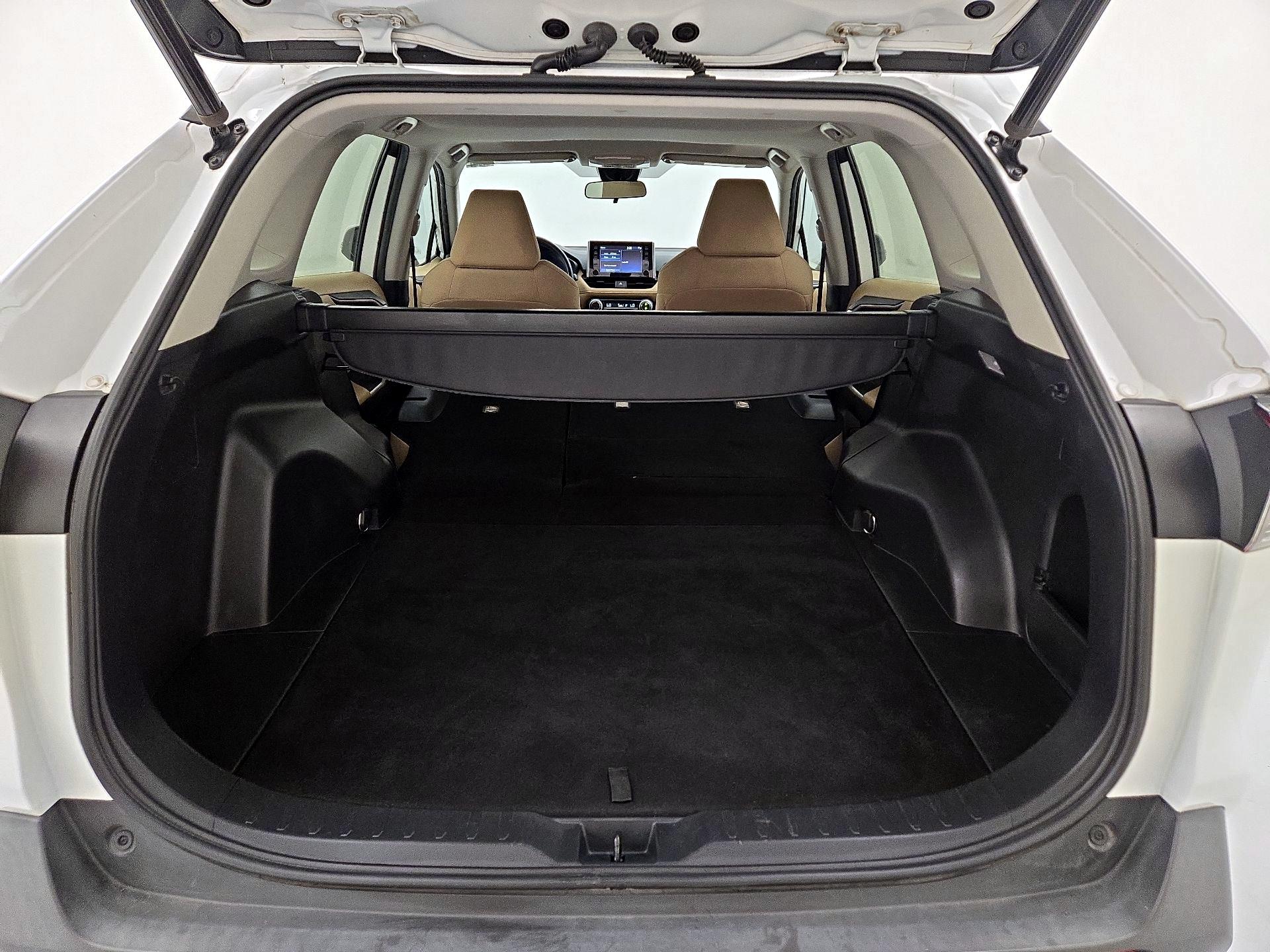 Thumbnail: 2020 Toyota RAV4 - 20