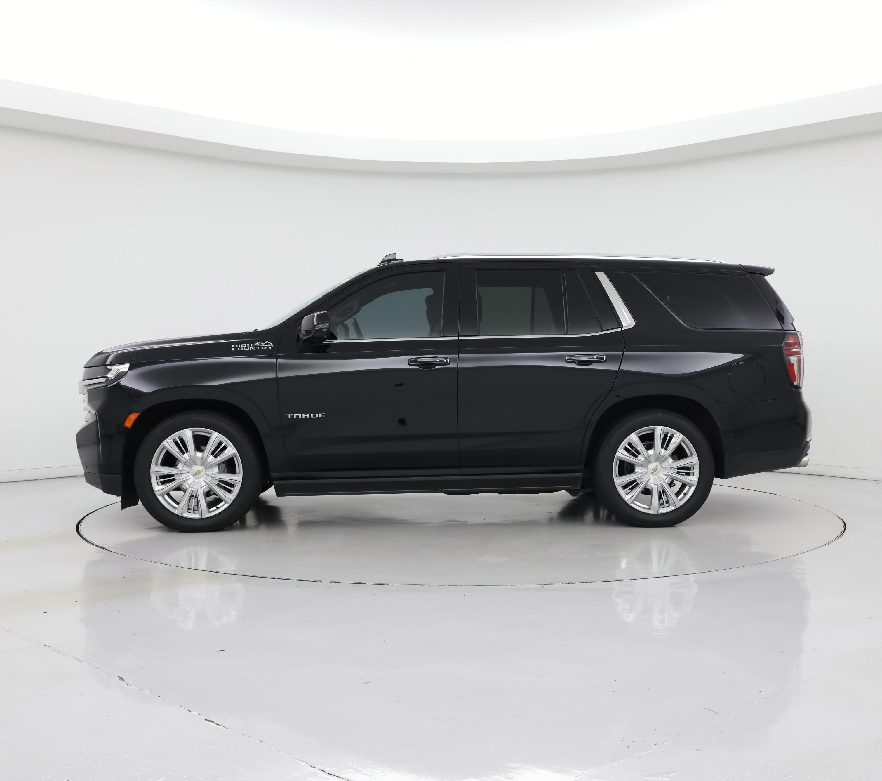 Thumbnail: 2021 Chevrolet Tahoe - 3