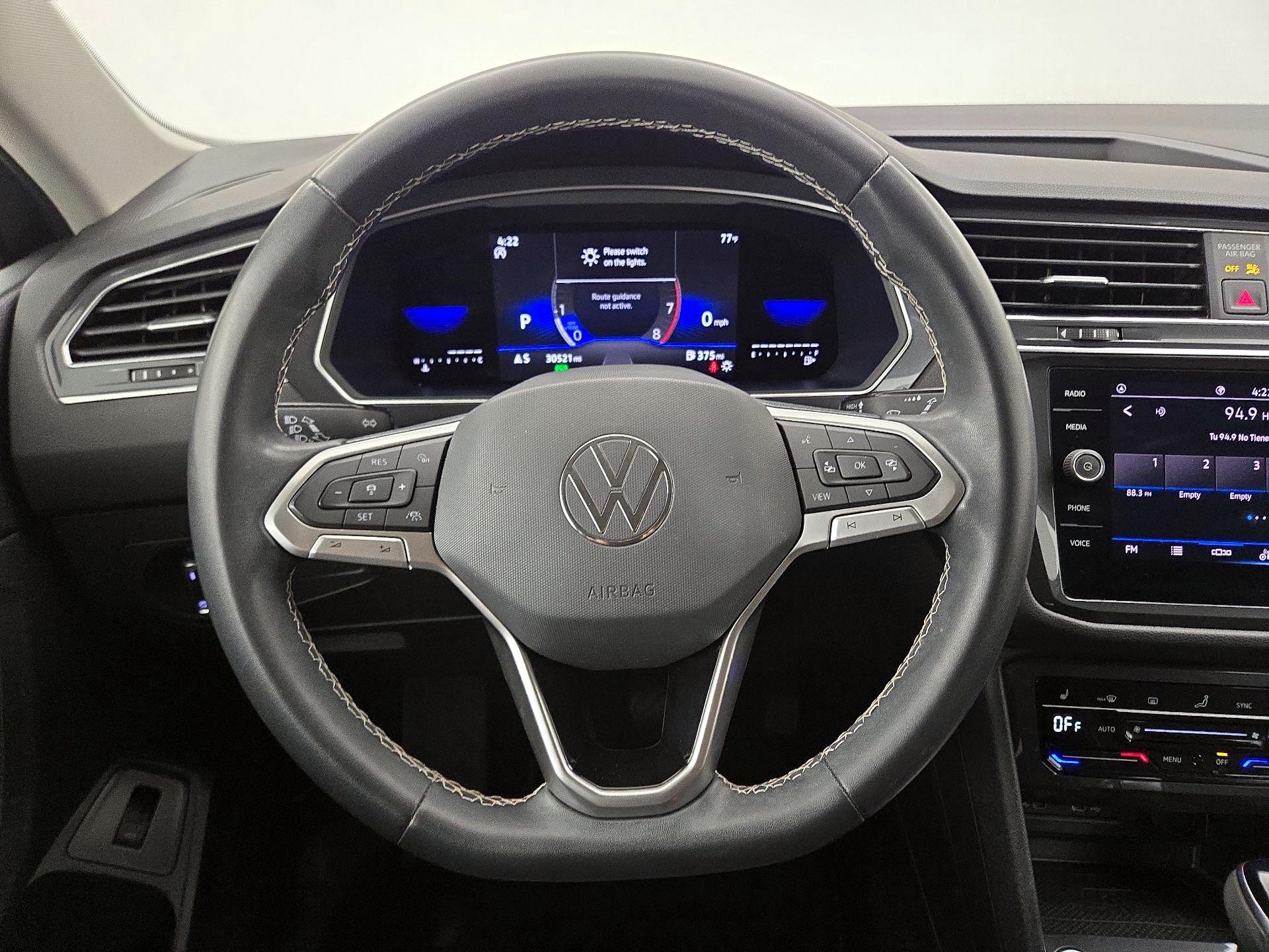 Thumbnail: 2022 Volkswagen Tiguan - 10