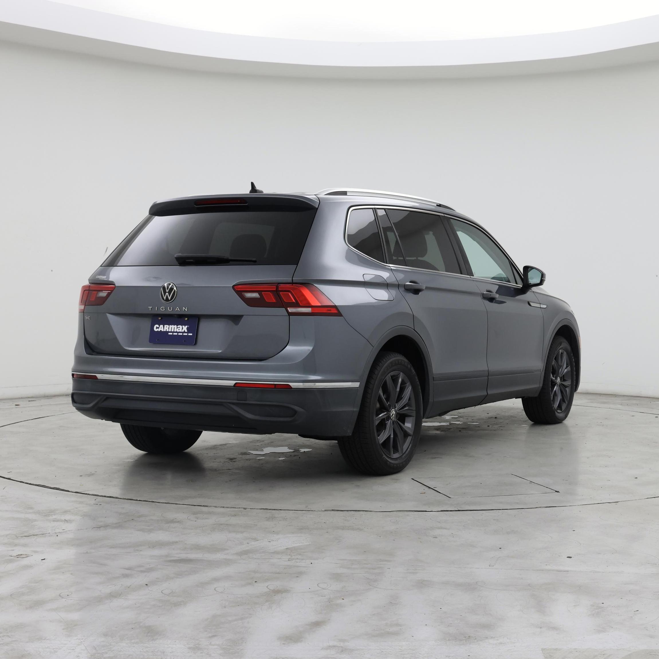 Thumbnail: 2022 Volkswagen Tiguan - 8
