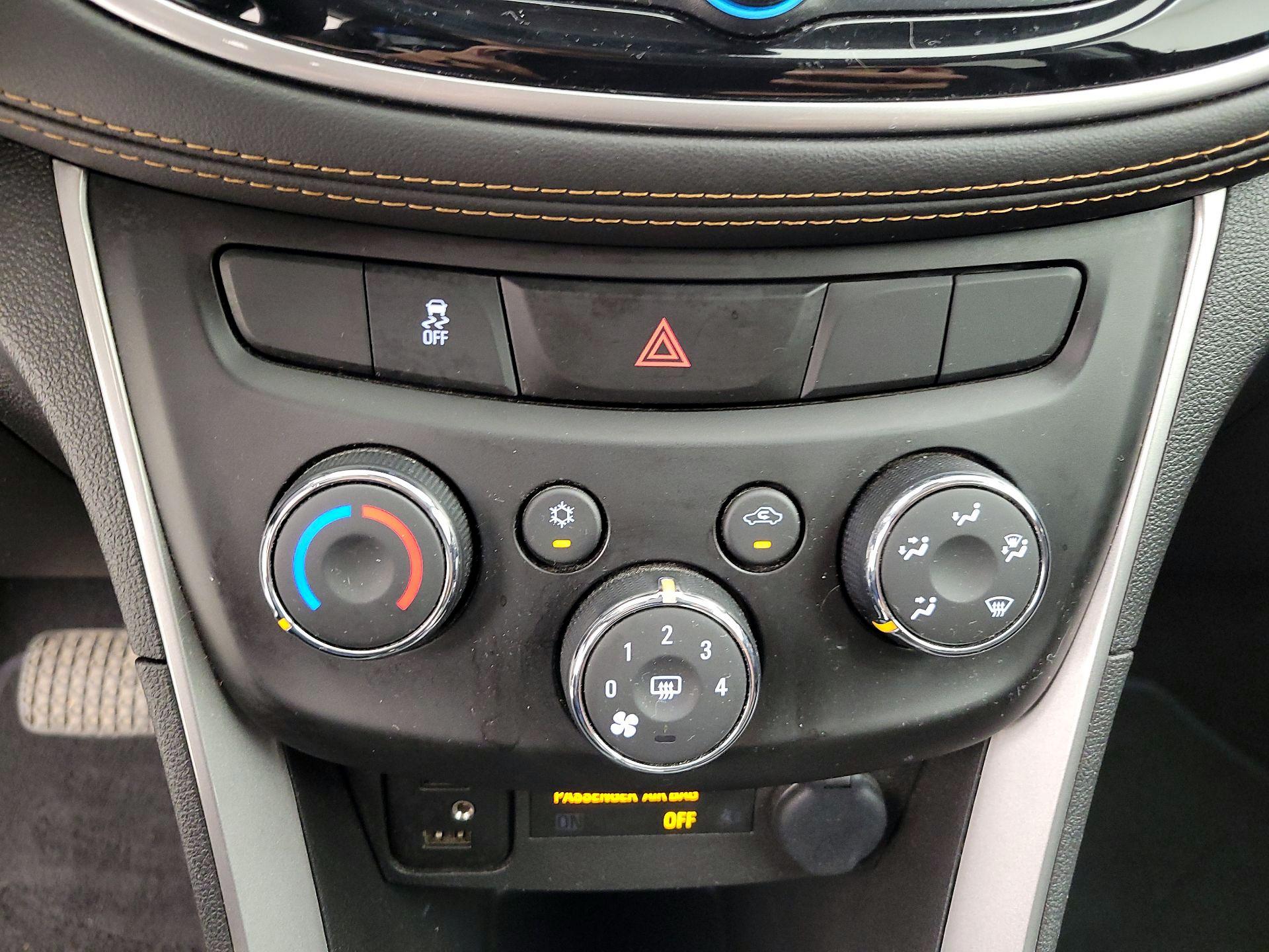 Thumbnail: 2021 Chevrolet Trax - 16