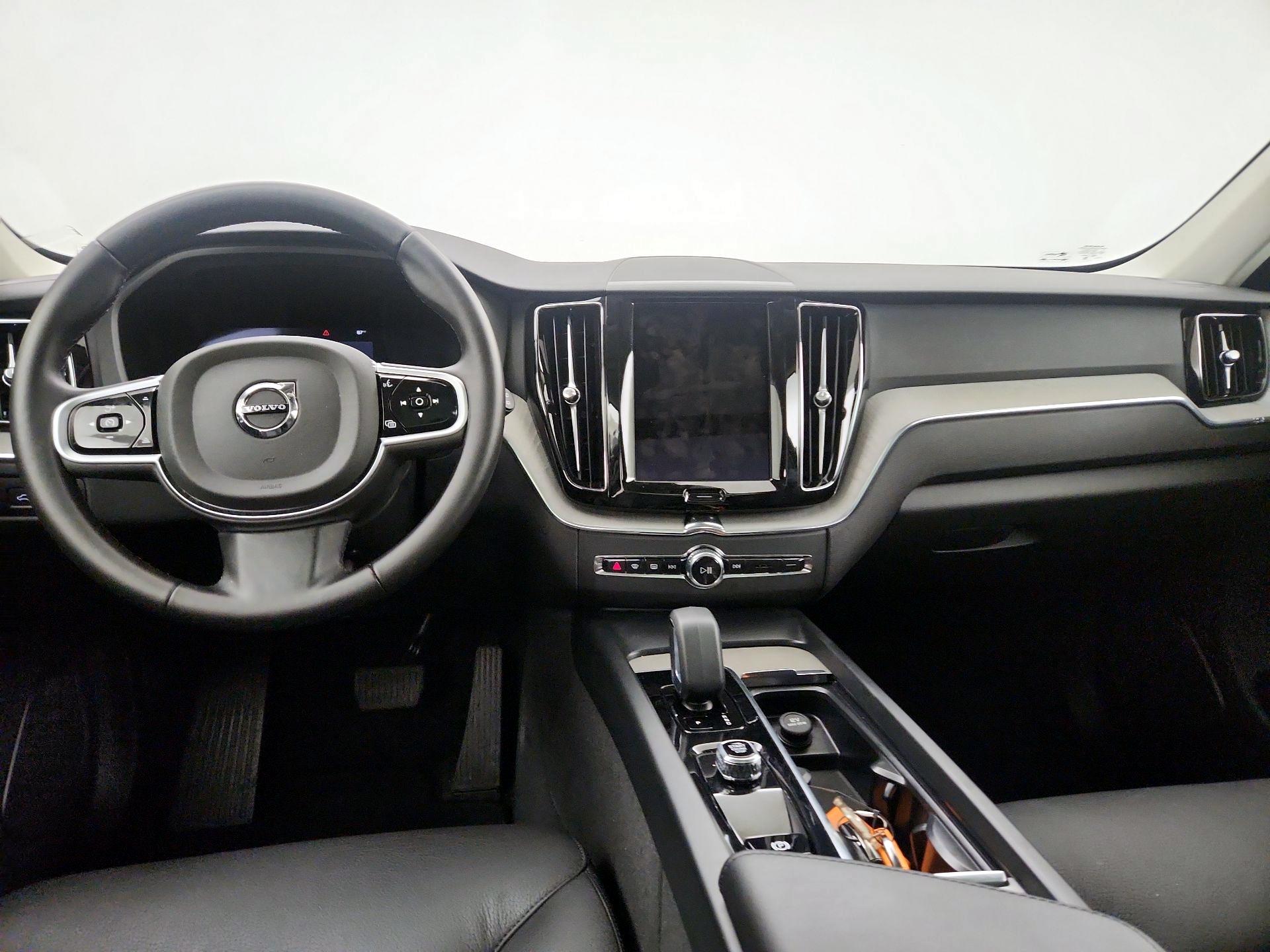 Thumbnail: 2025 Volvo XC60 - 9