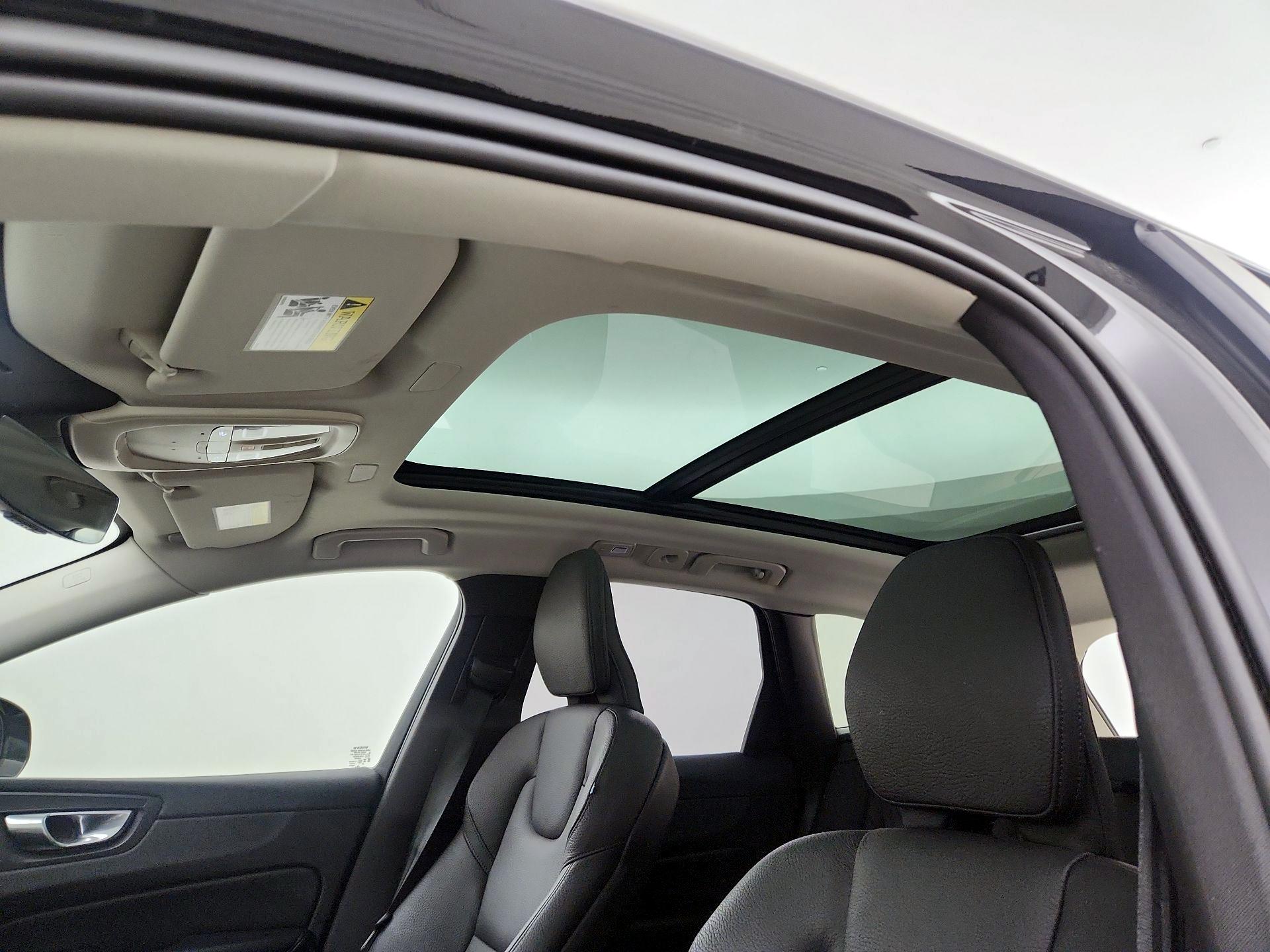 Thumbnail: 2025 Volvo XC60 - 19