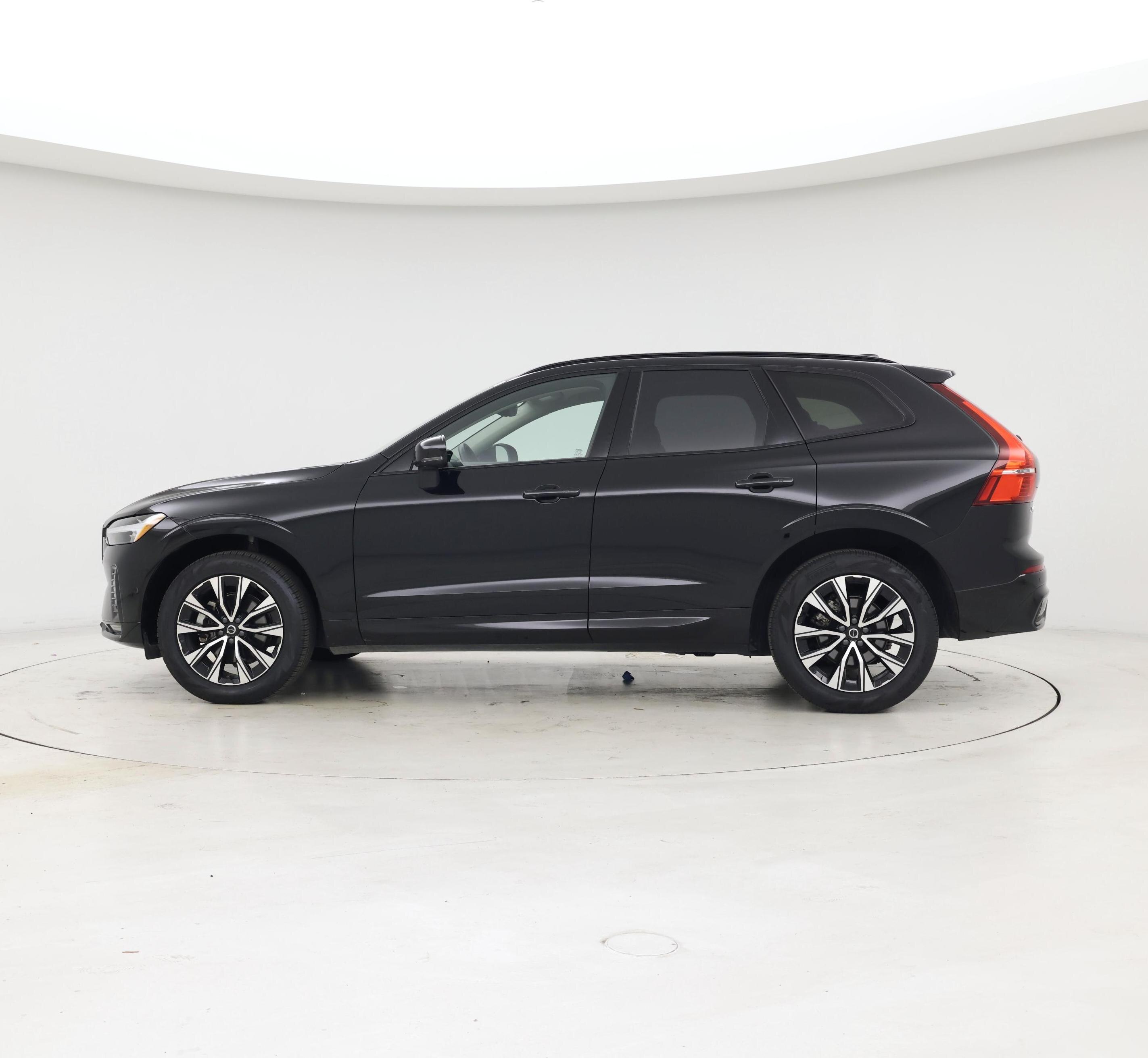 Thumbnail: 2025 Volvo XC60 - 3