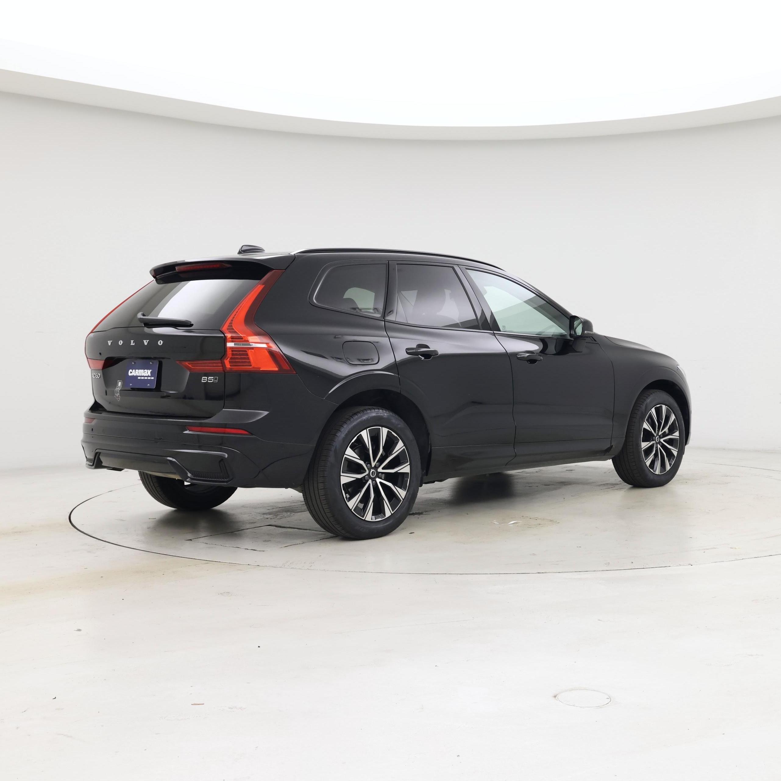 Thumbnail: 2025 Volvo XC60 - 8