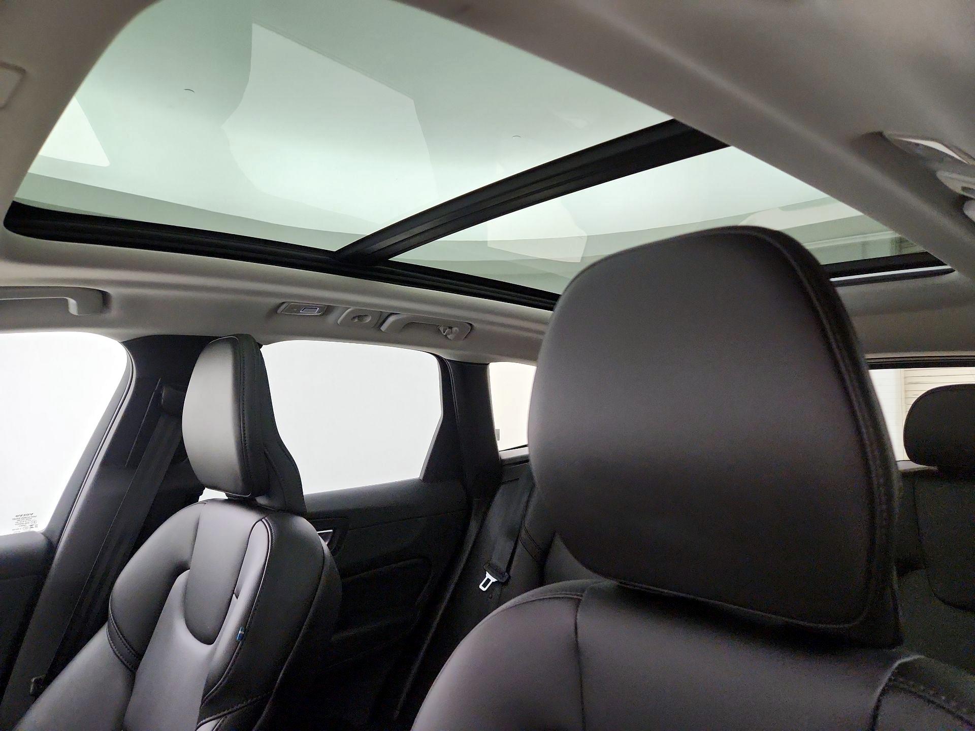Thumbnail: 2025 Volvo XC60 - 19