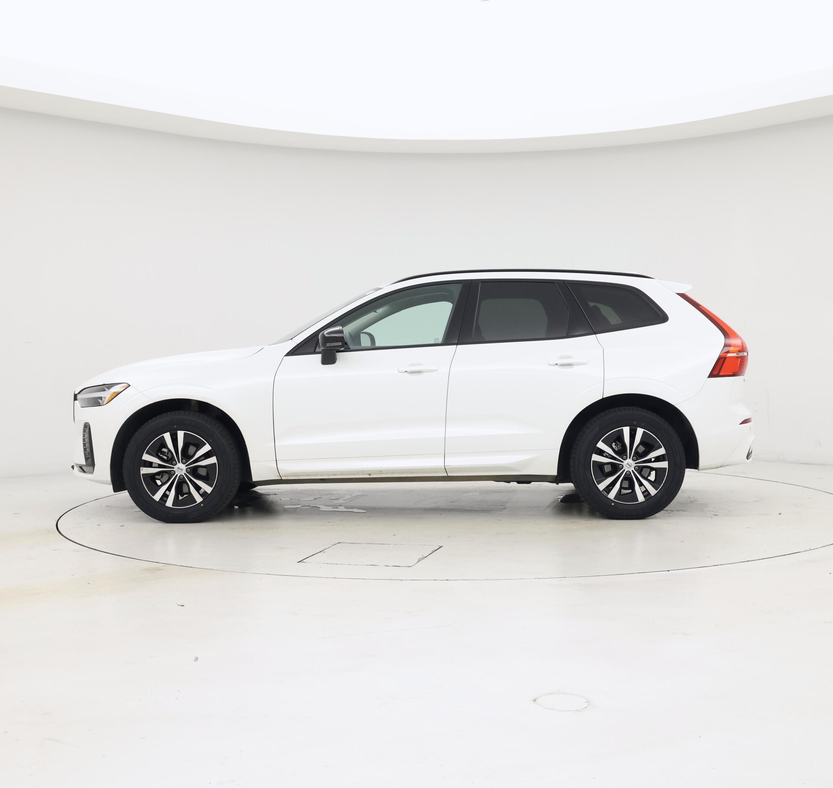 Thumbnail: 2025 Volvo XC60 - 3