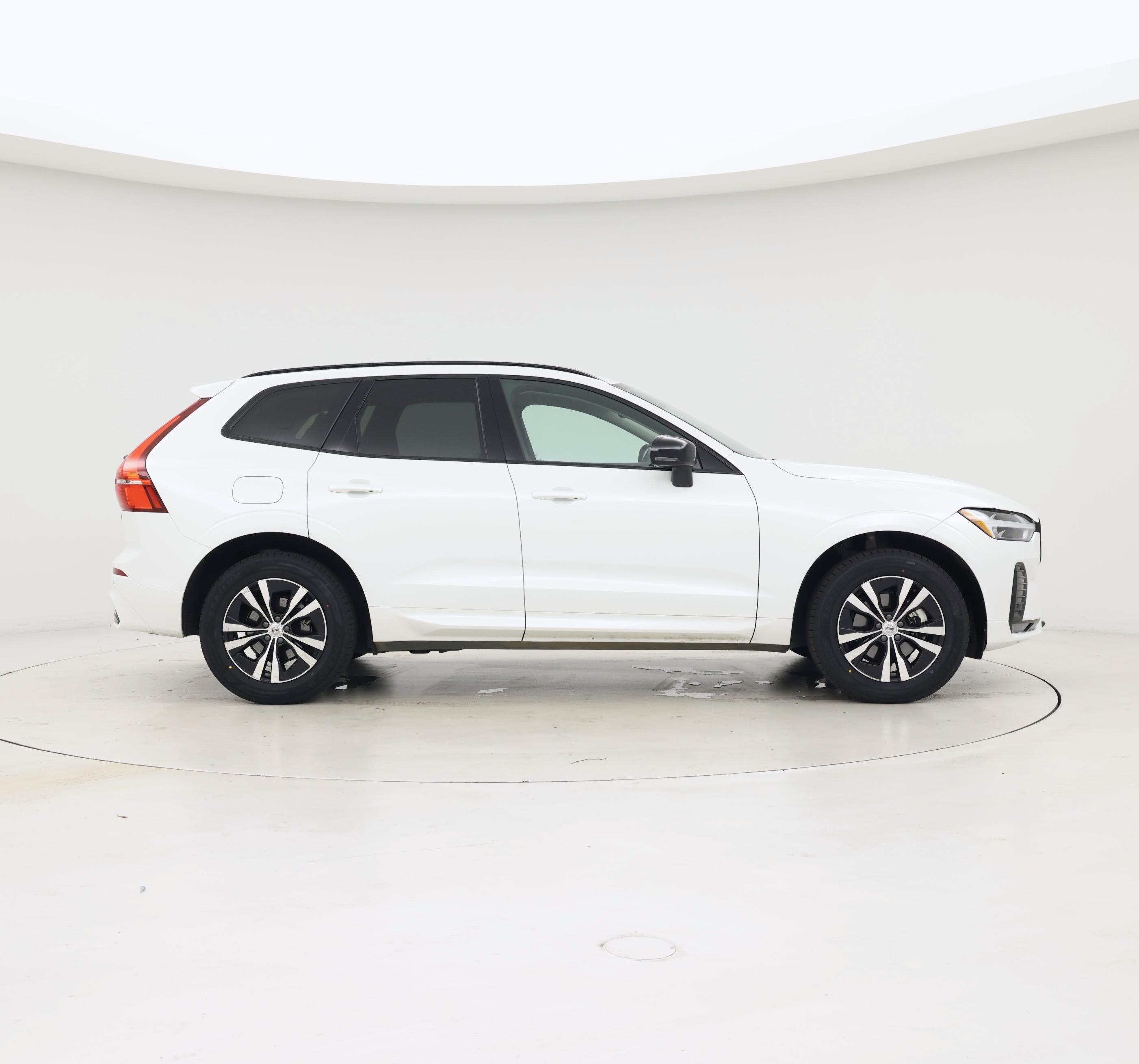 Thumbnail: 2025 Volvo XC60 - 7