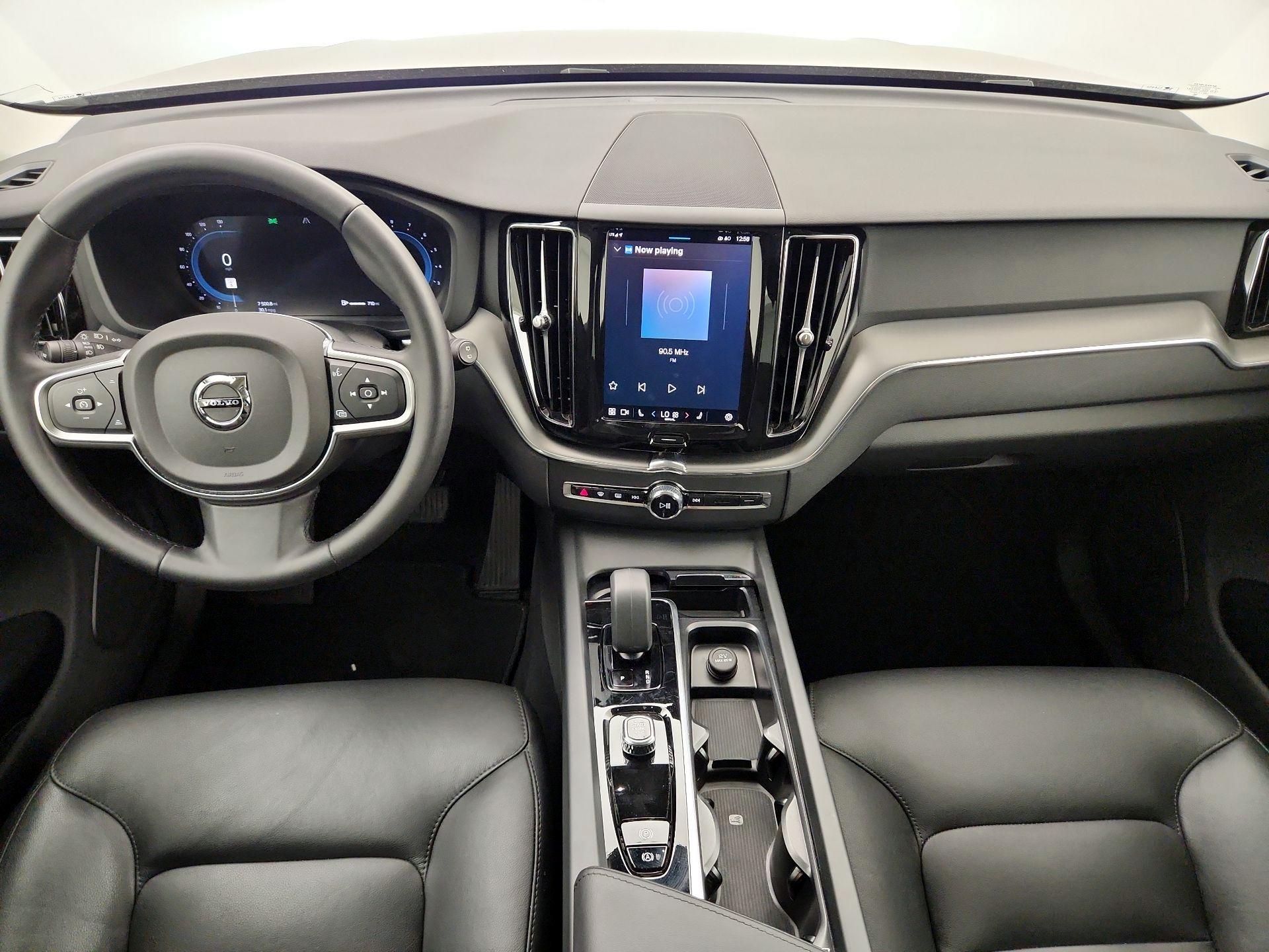 Thumbnail: 2025 Volvo XC60 - 9