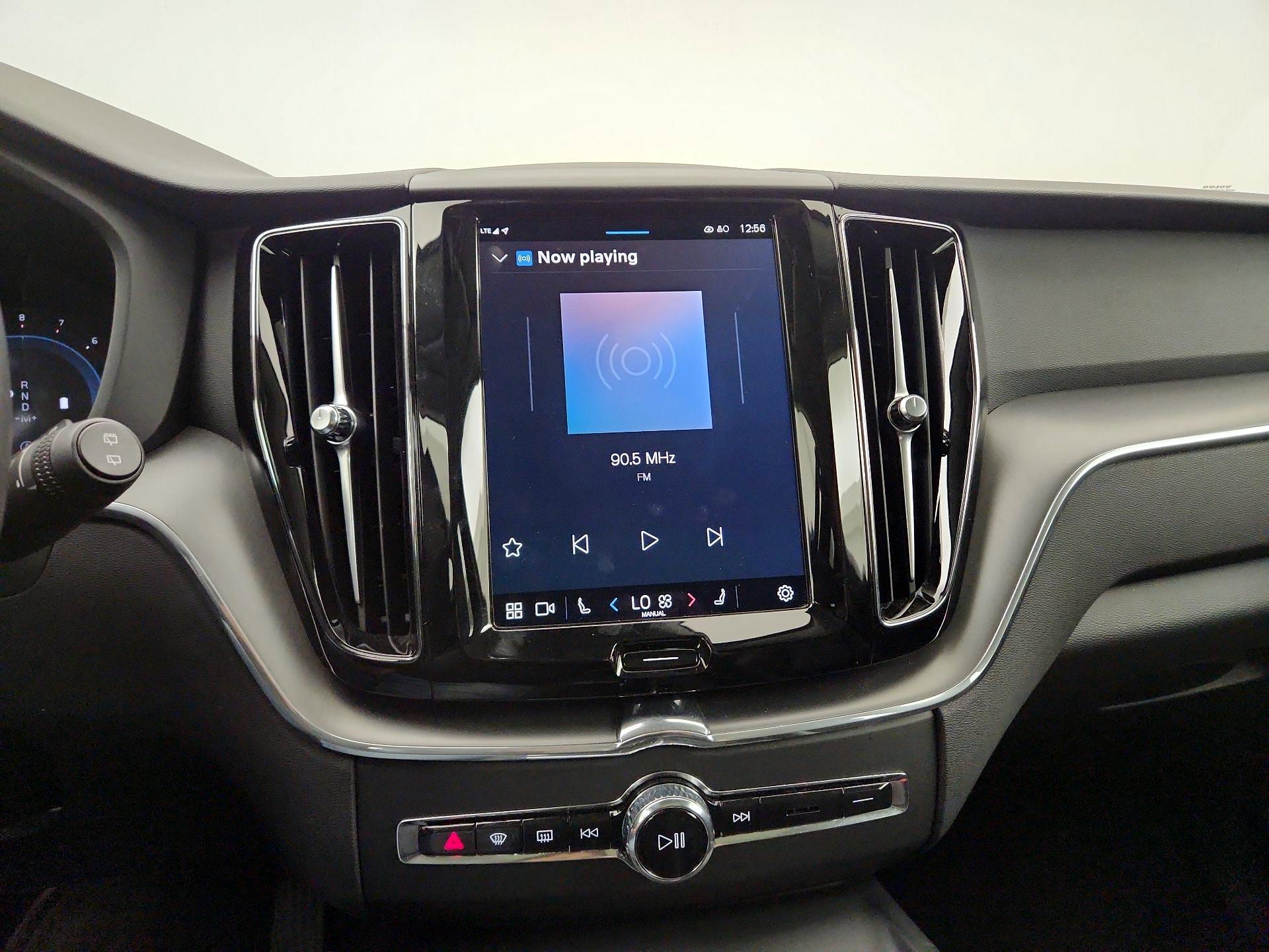 Thumbnail: 2025 Volvo XC60 - 13