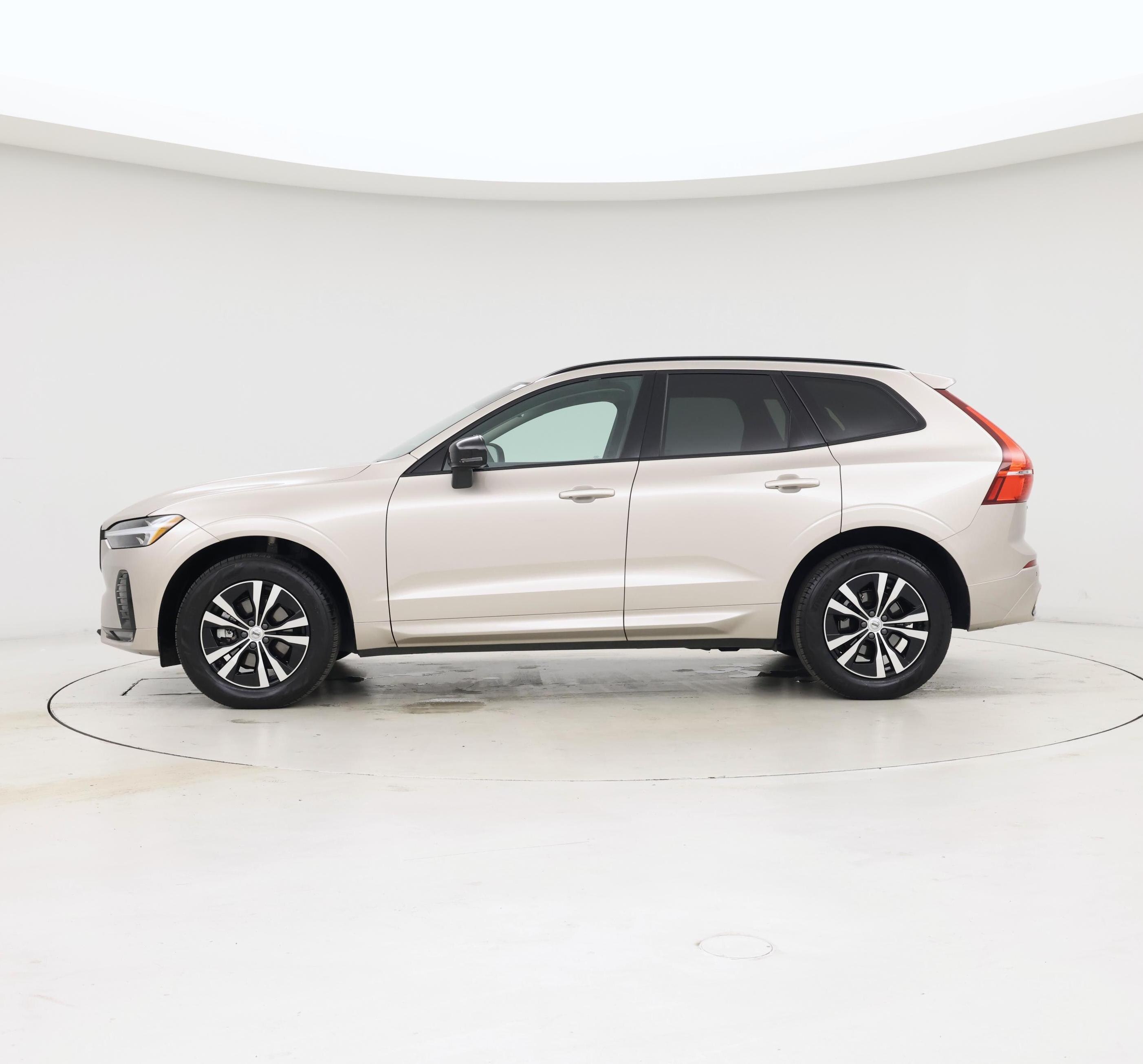 Thumbnail: 2025 Volvo XC60 - 3