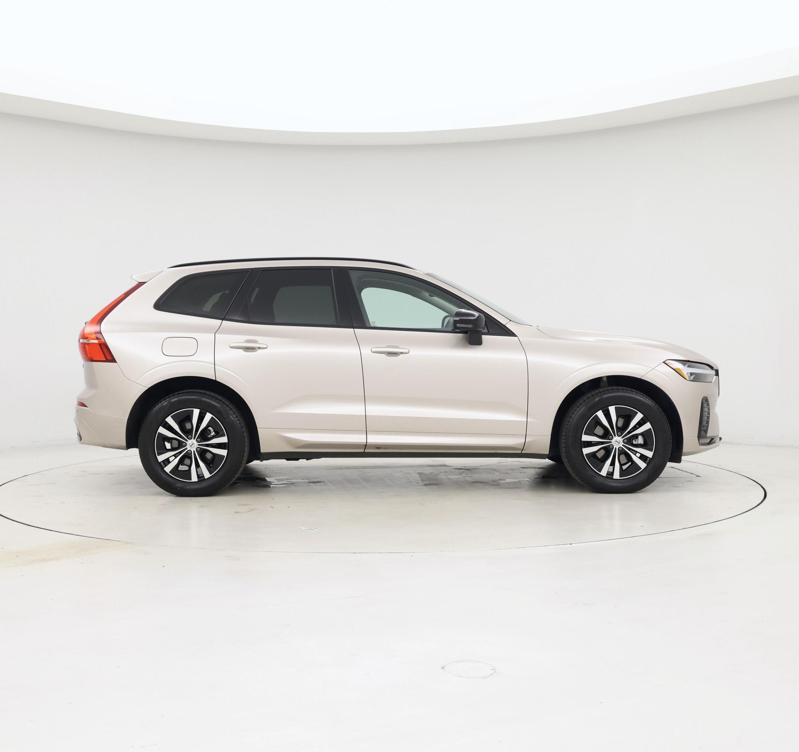Thumbnail: 2025 Volvo XC60 - 7
