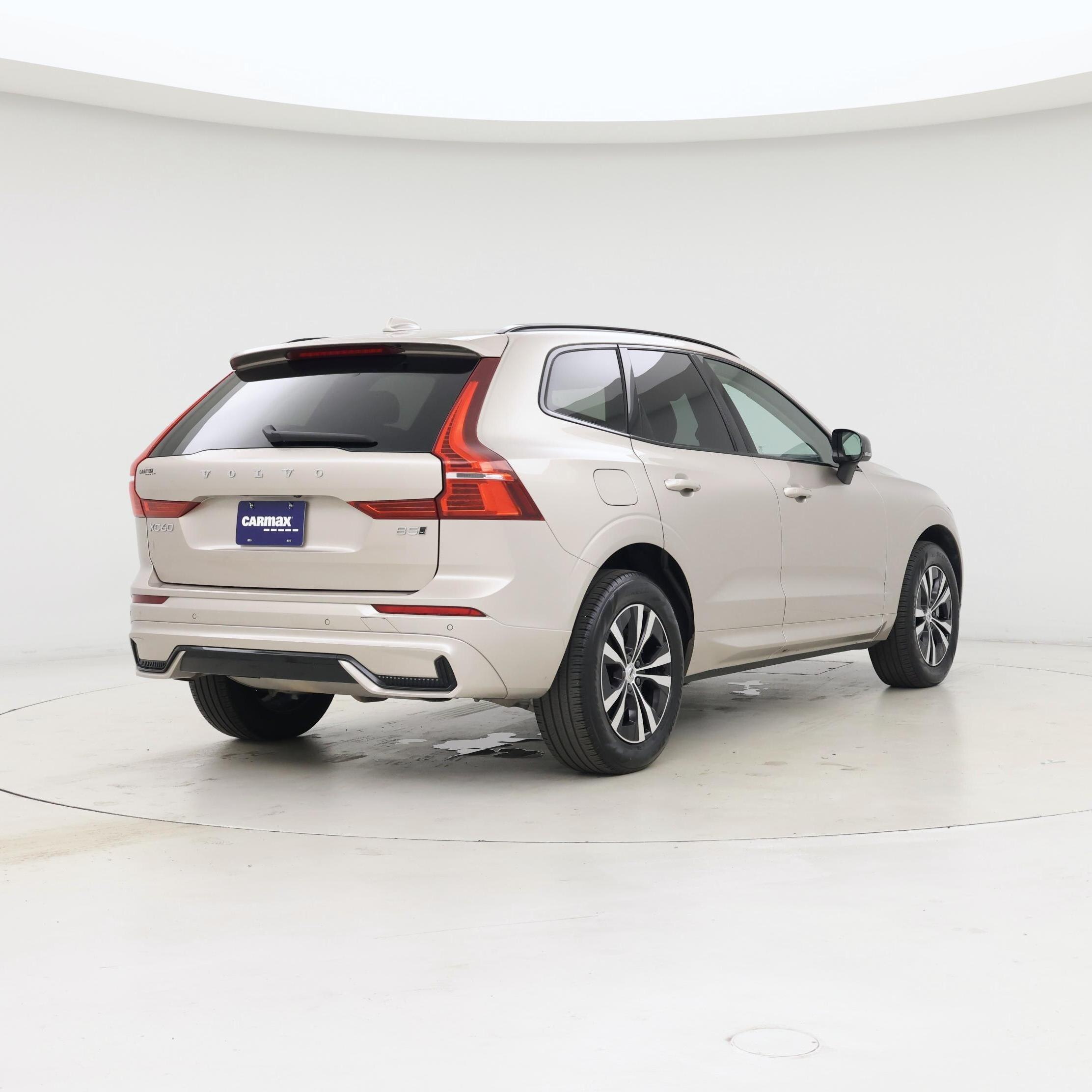 Thumbnail: 2025 Volvo XC60 - 8