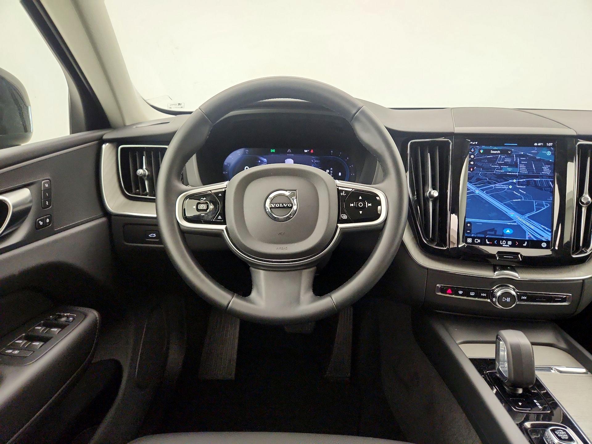 Thumbnail: 2025 Volvo XC60 - 10
