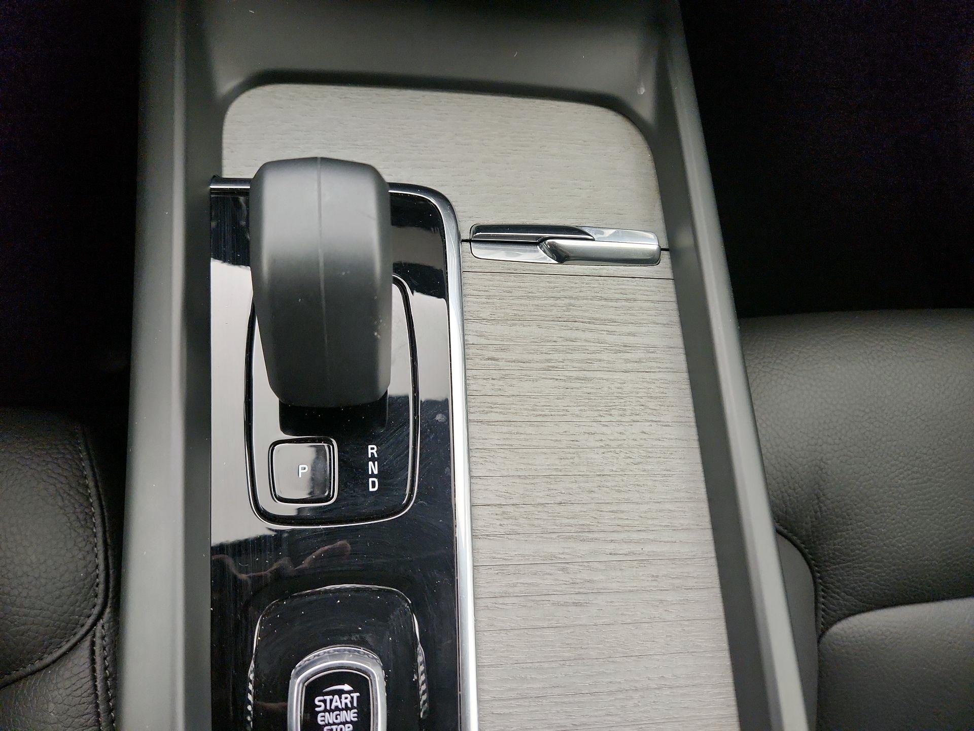 Thumbnail: 2025 Volvo XC60 - 18