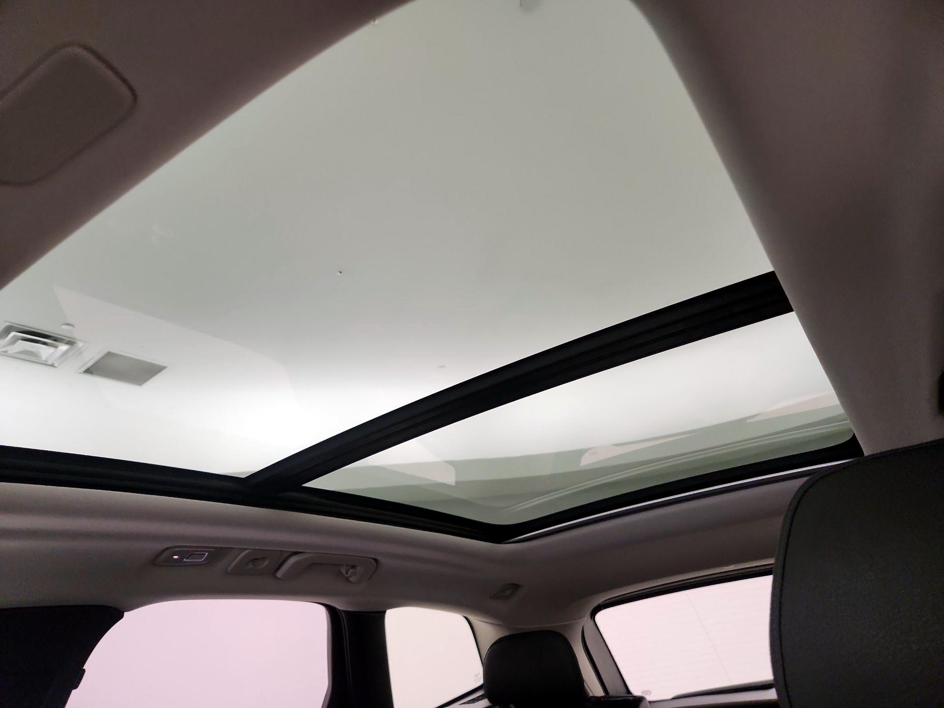 Thumbnail: 2025 Volvo XC60 - 20