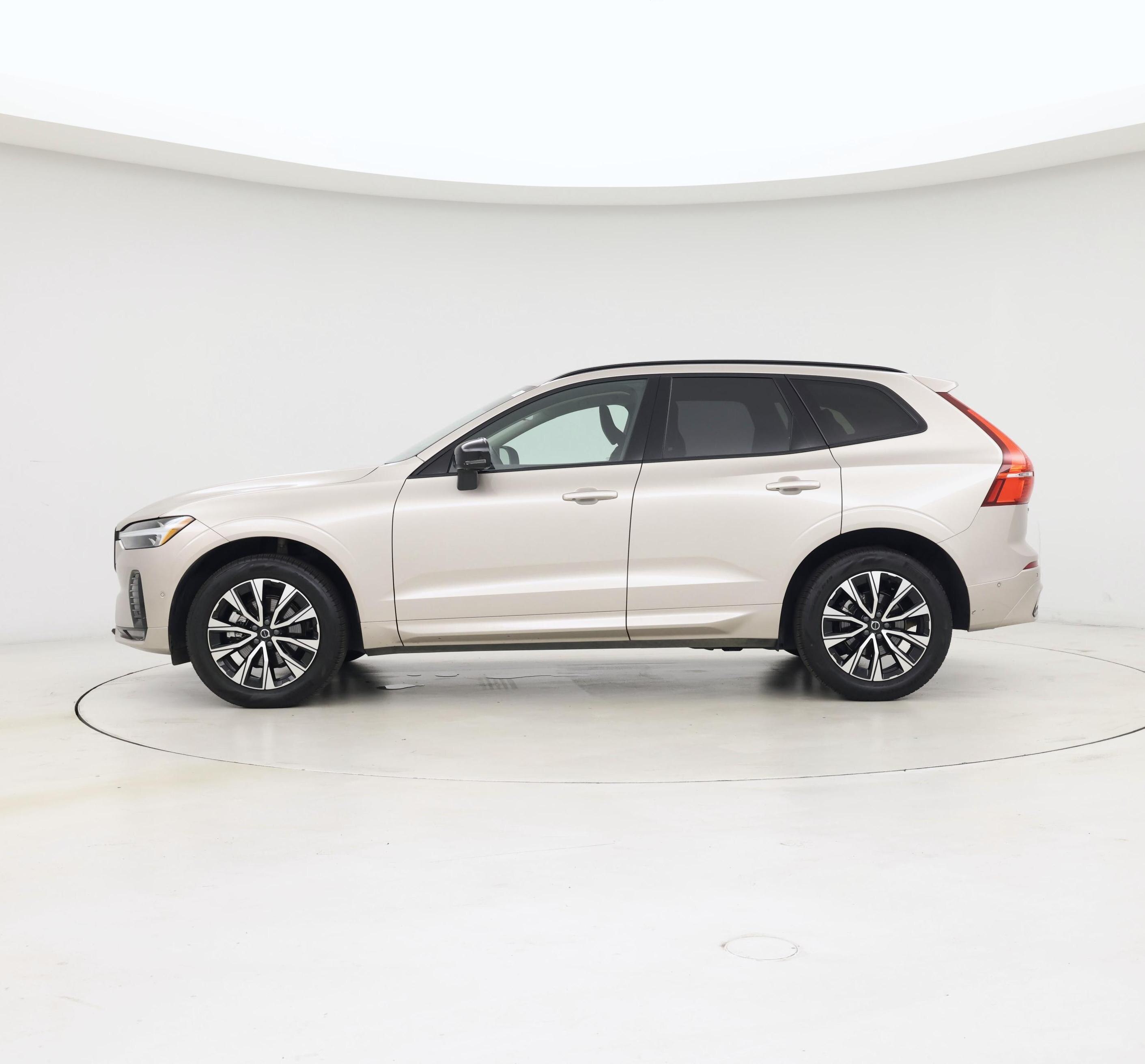 Thumbnail: 2025 Volvo XC60 - 3
