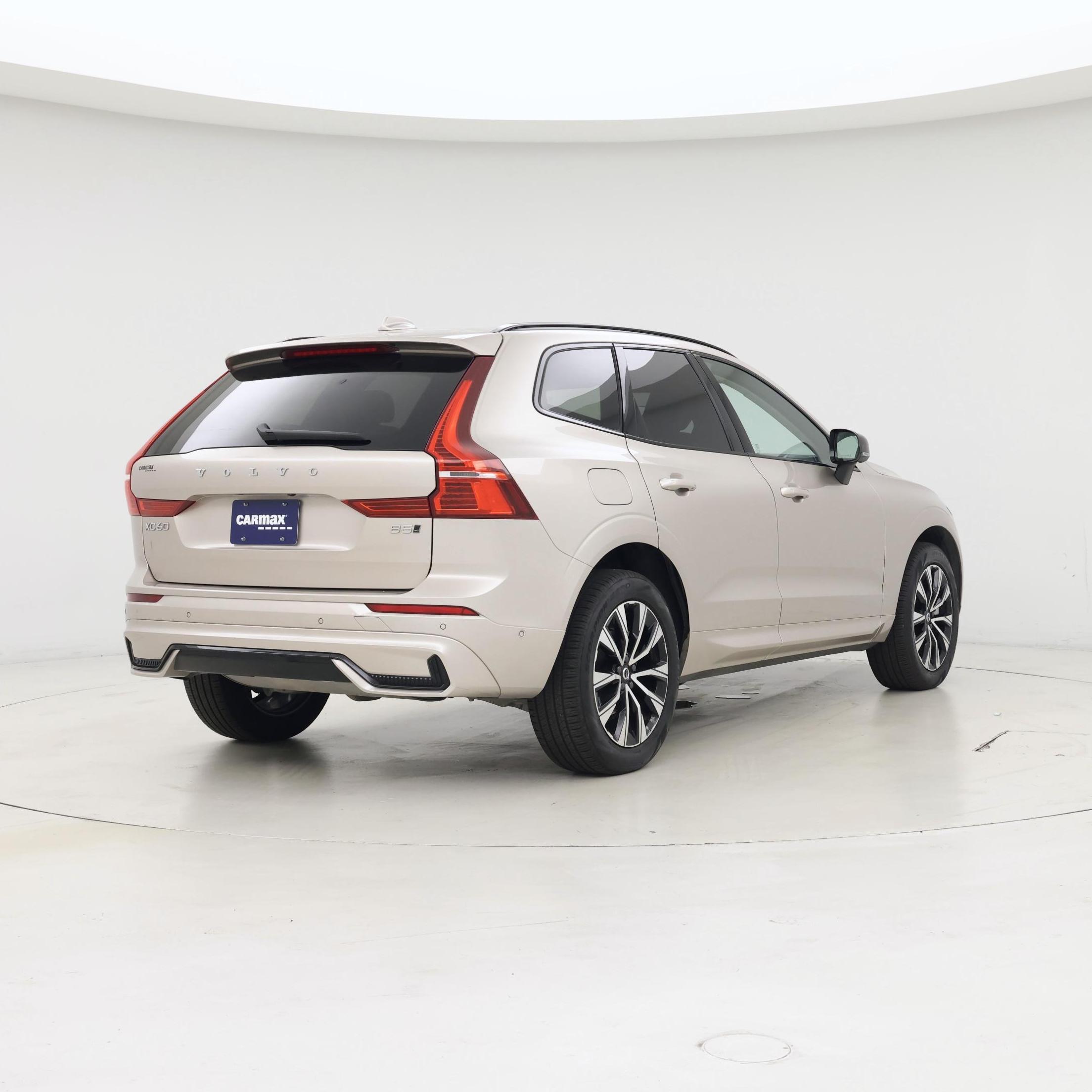 Thumbnail: 2025 Volvo XC60 - 8
