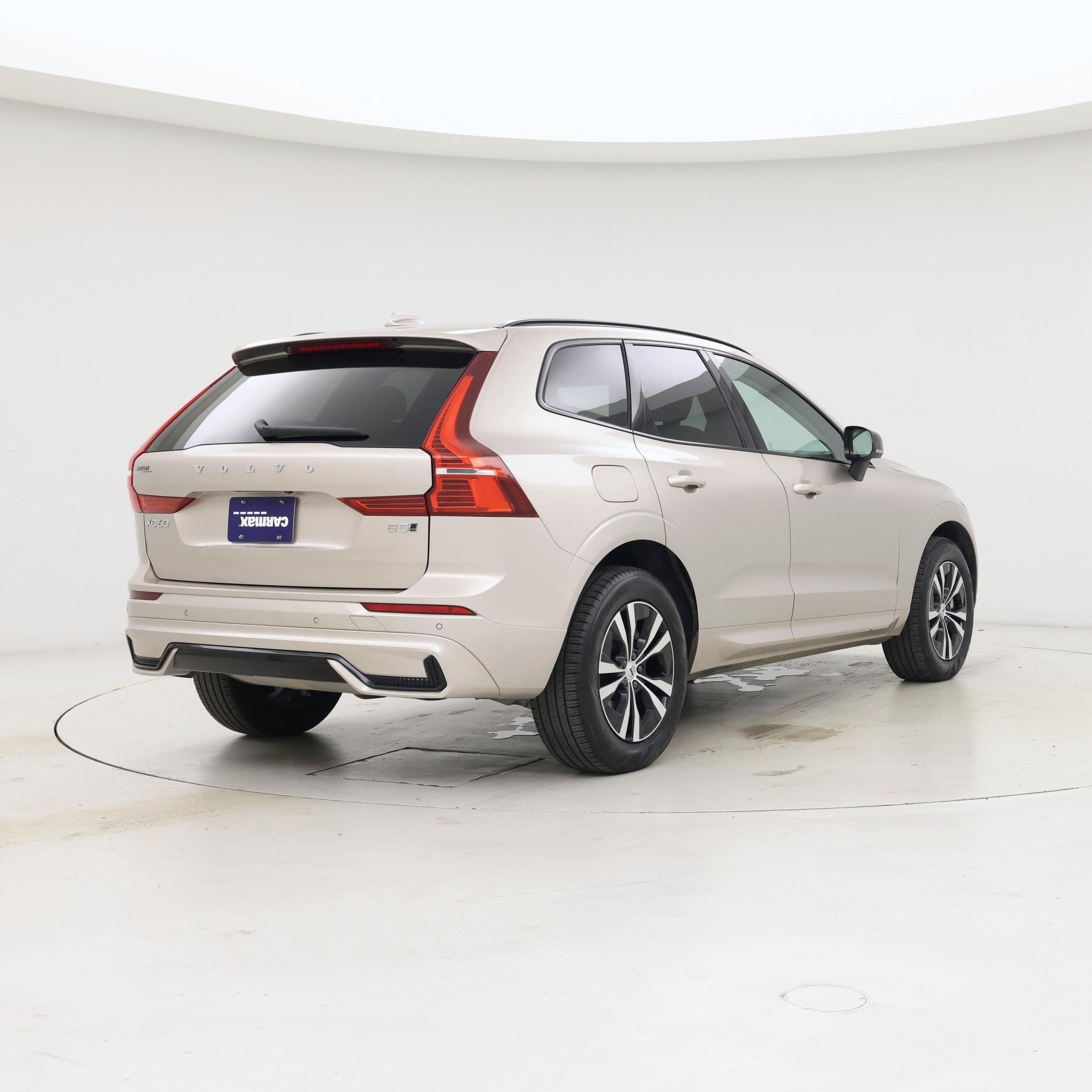 Thumbnail: 2025 Volvo XC60 - 8