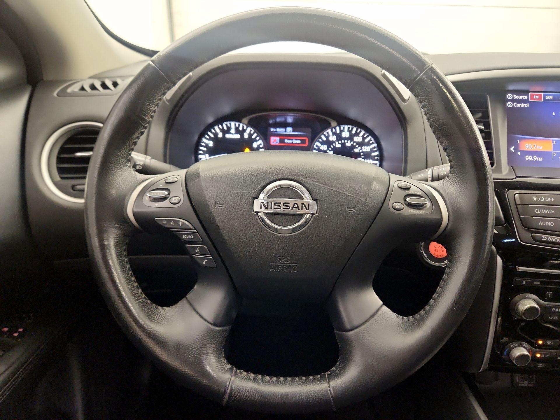 Thumbnail: 2018 Nissan Pathfinder - 10