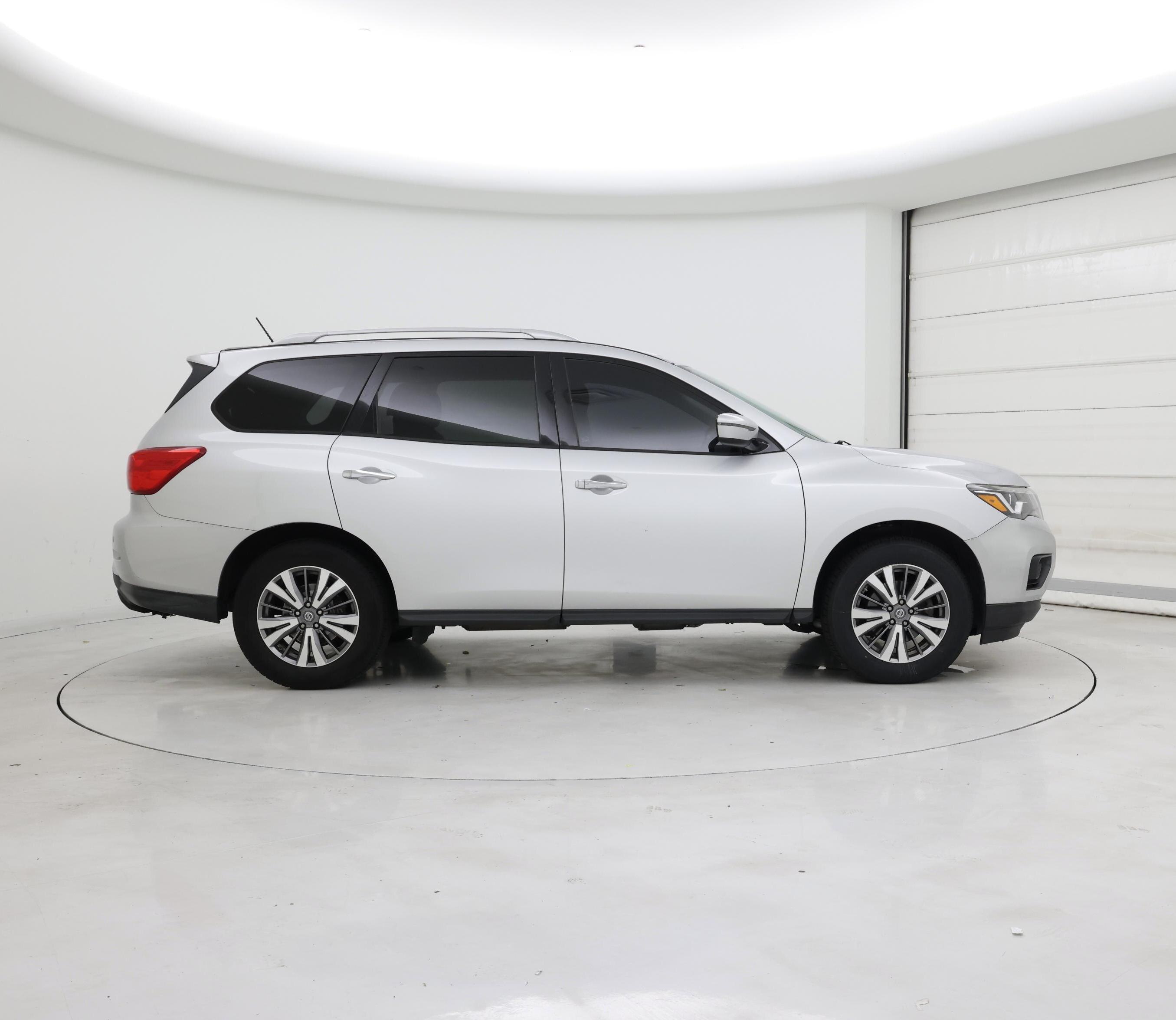 Thumbnail: 2018 Nissan Pathfinder - 7